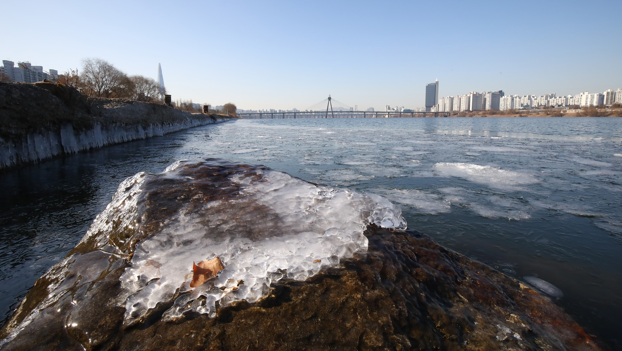 한강결빙 얼음 한파 겨울