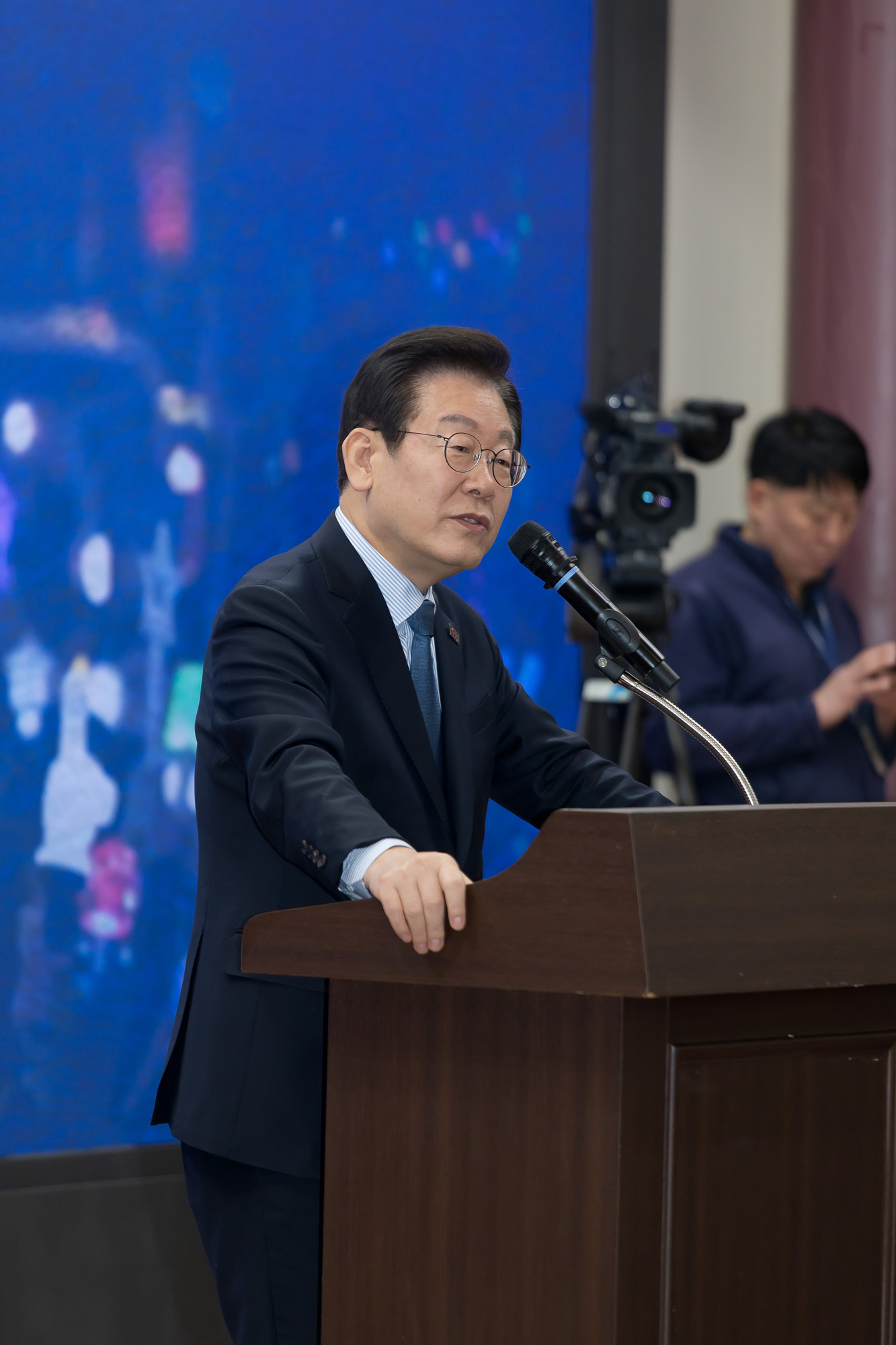 정치;정당;더불어민주당;모두의질문Q