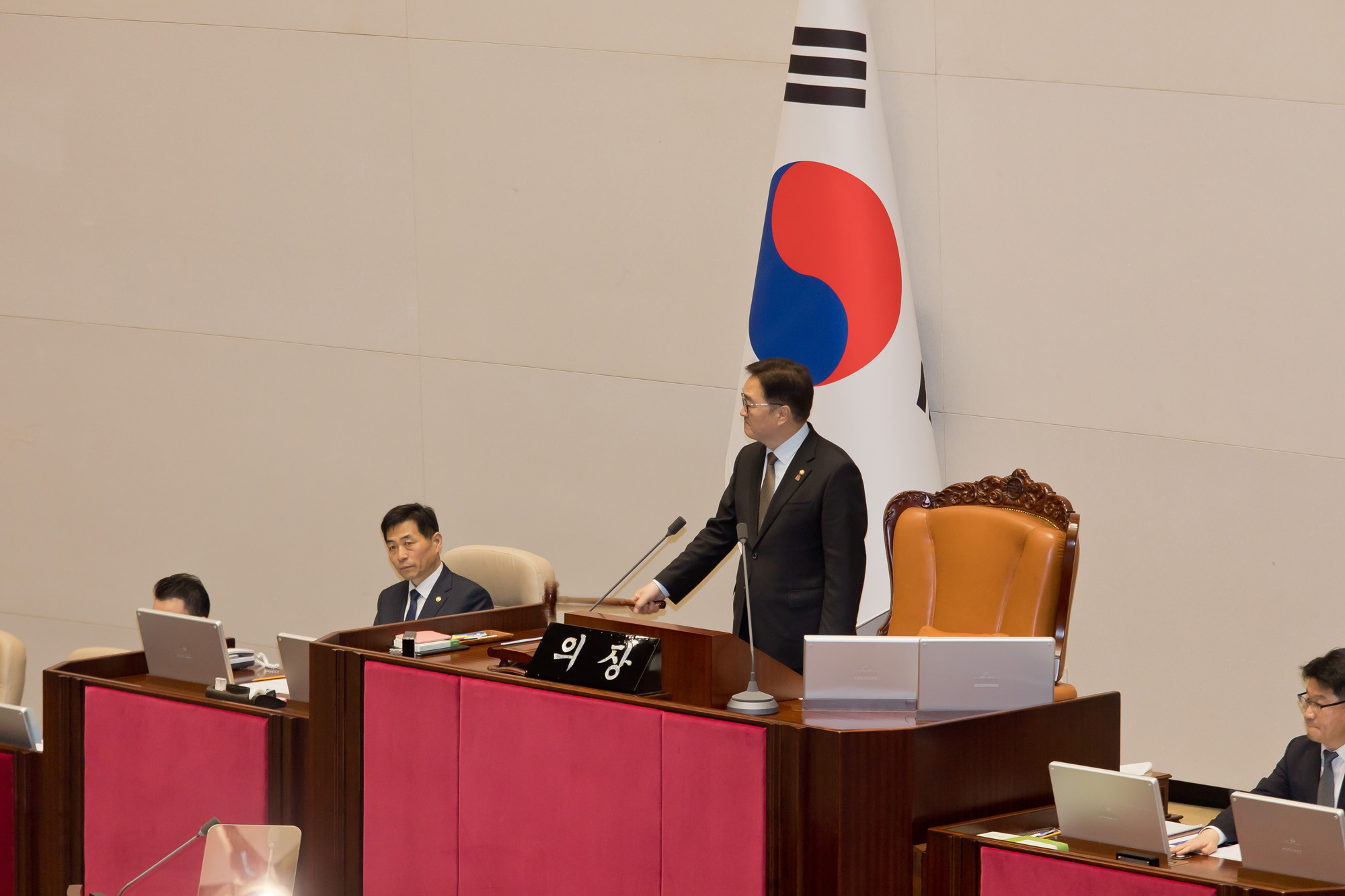 정치;국회;본회의;교섭단체연설