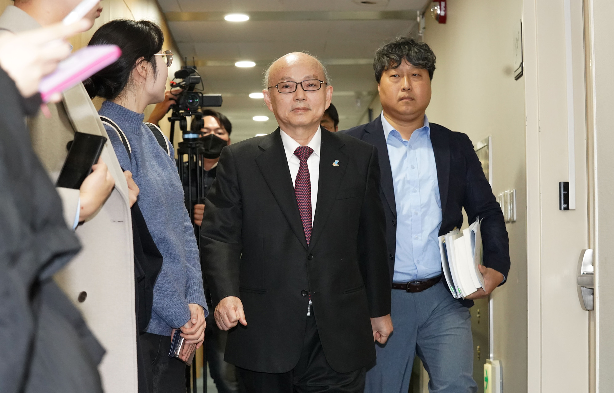 사회;국가인권위원회;인권위;인권위2차전원위원회;윤석열대통령방어권보장;극우단체집회;극우단체인권위난입