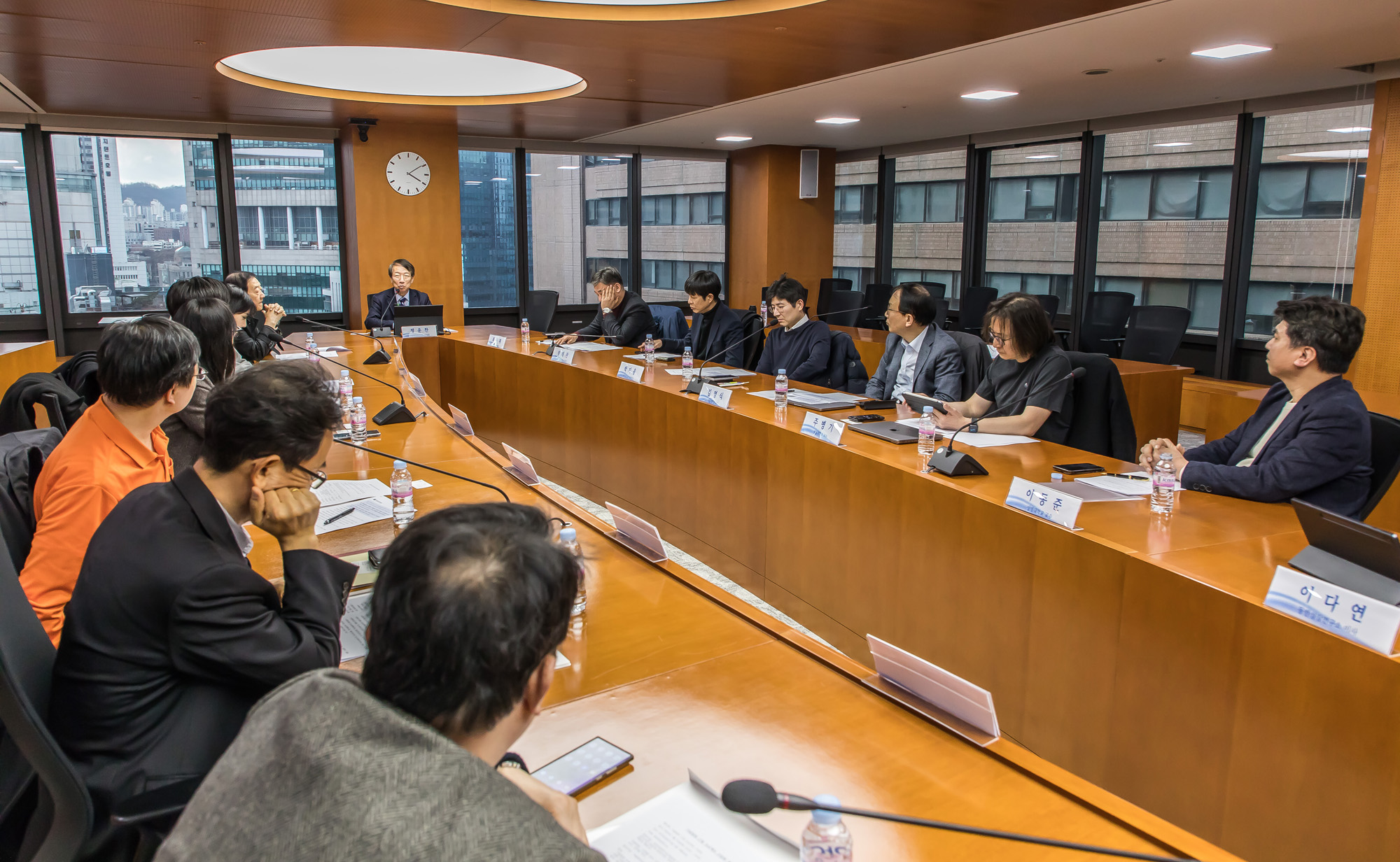 경제;기업;중소기업;기술탈취근절프로젝트간담회;한국금융연구원;동반성장연구소;정운찬;기술탈취피해기업;(주)솔컴인포컴스;(주)텐덤;(주)알고케어
