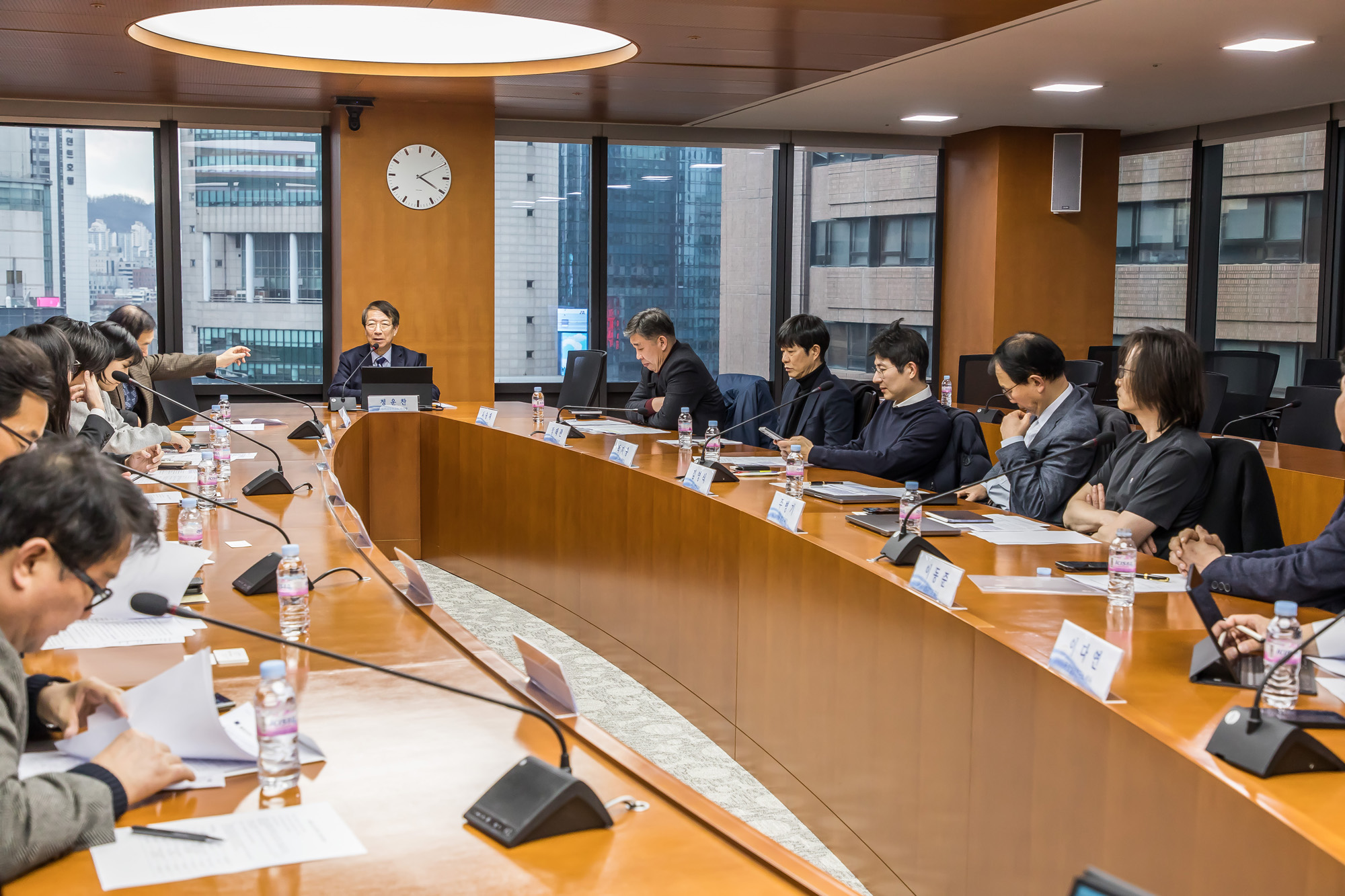 경제;기업;중소기업;기술탈취근절프로젝트간담회;한국금융연구원;동반성장연구소;정운찬;기술탈취피해기업;(주)솔컴인포컴스;(주)텐덤;(주)알고케어