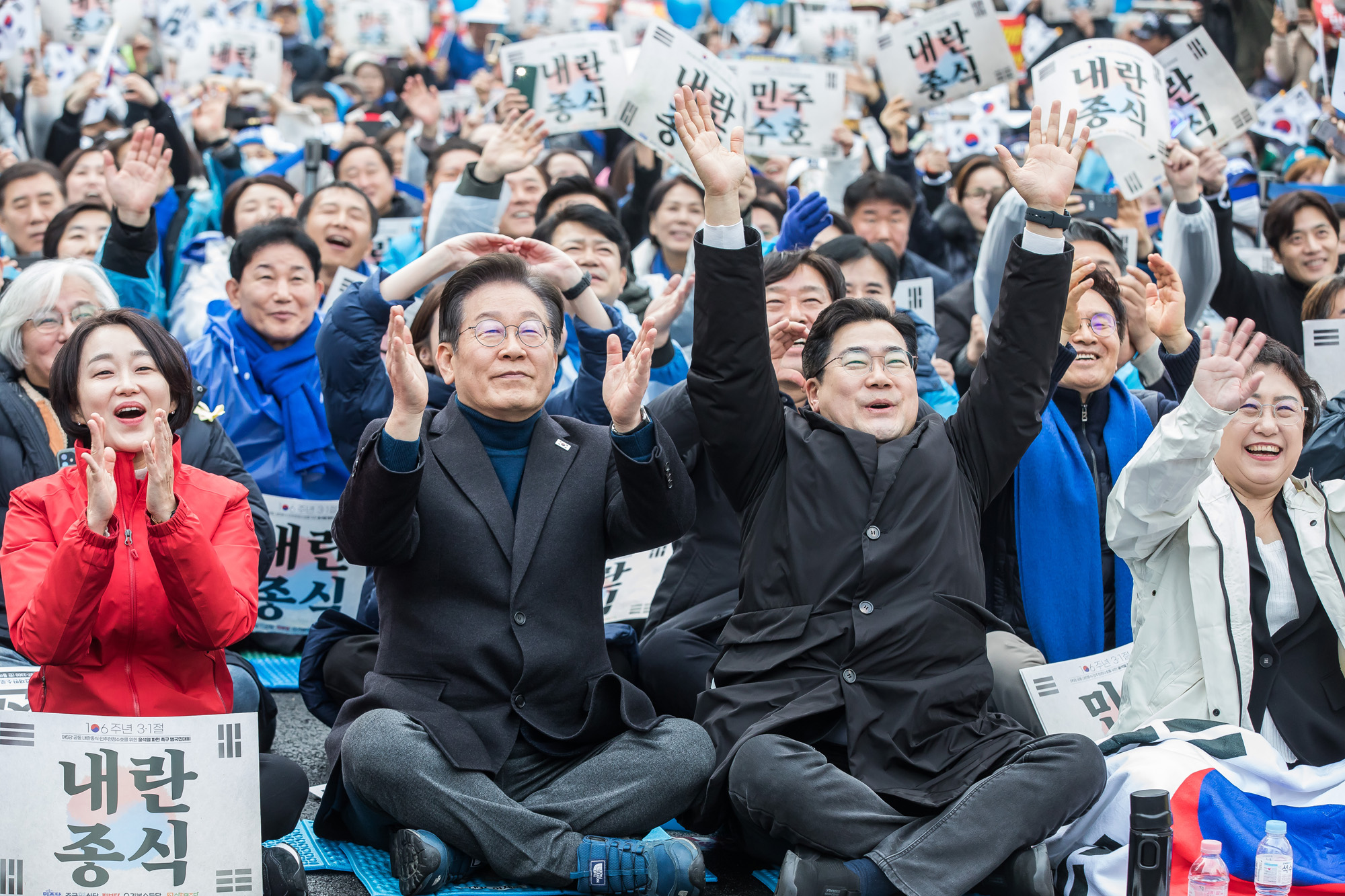 사회;집회;시위;3.1절;윤석열탄핵찬성집회;윤석열파면촉구범국민대회;야5당공동집회;더불어민주당;조국혁신당;진보당;기본소득당;사회민주당;이재명