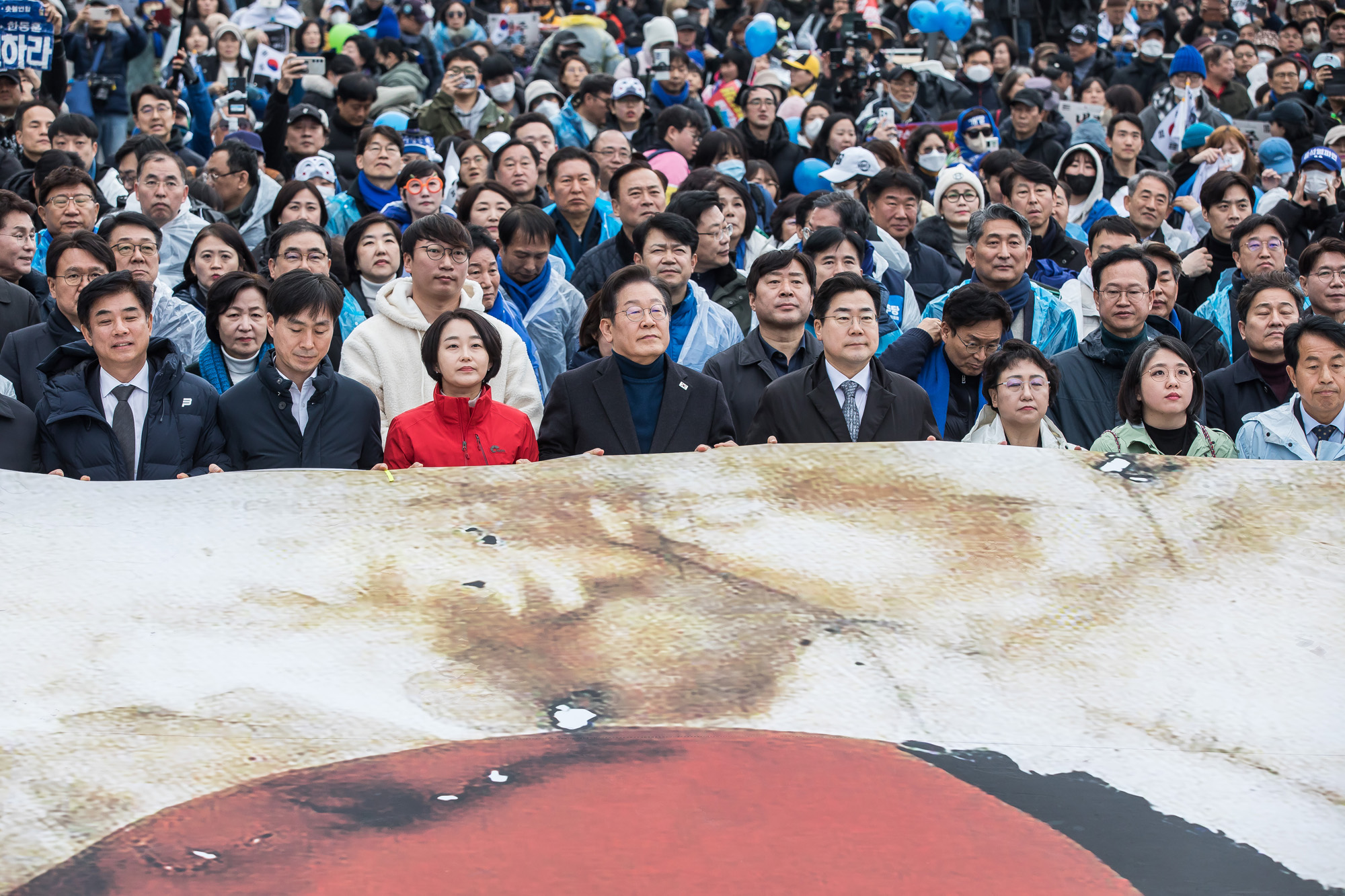 사회;집회;시위;3.1절;윤석열탄핵찬성집회;윤석열파면촉구범국민대회;야5당공동집회;더불어민주당;조국혁신당;진보당;기본소득당;사회민주당;이재명