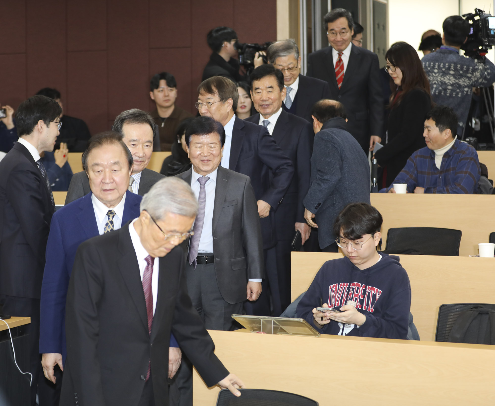 서울대;국가원로대담회;전직총리;국가원로;개헌
