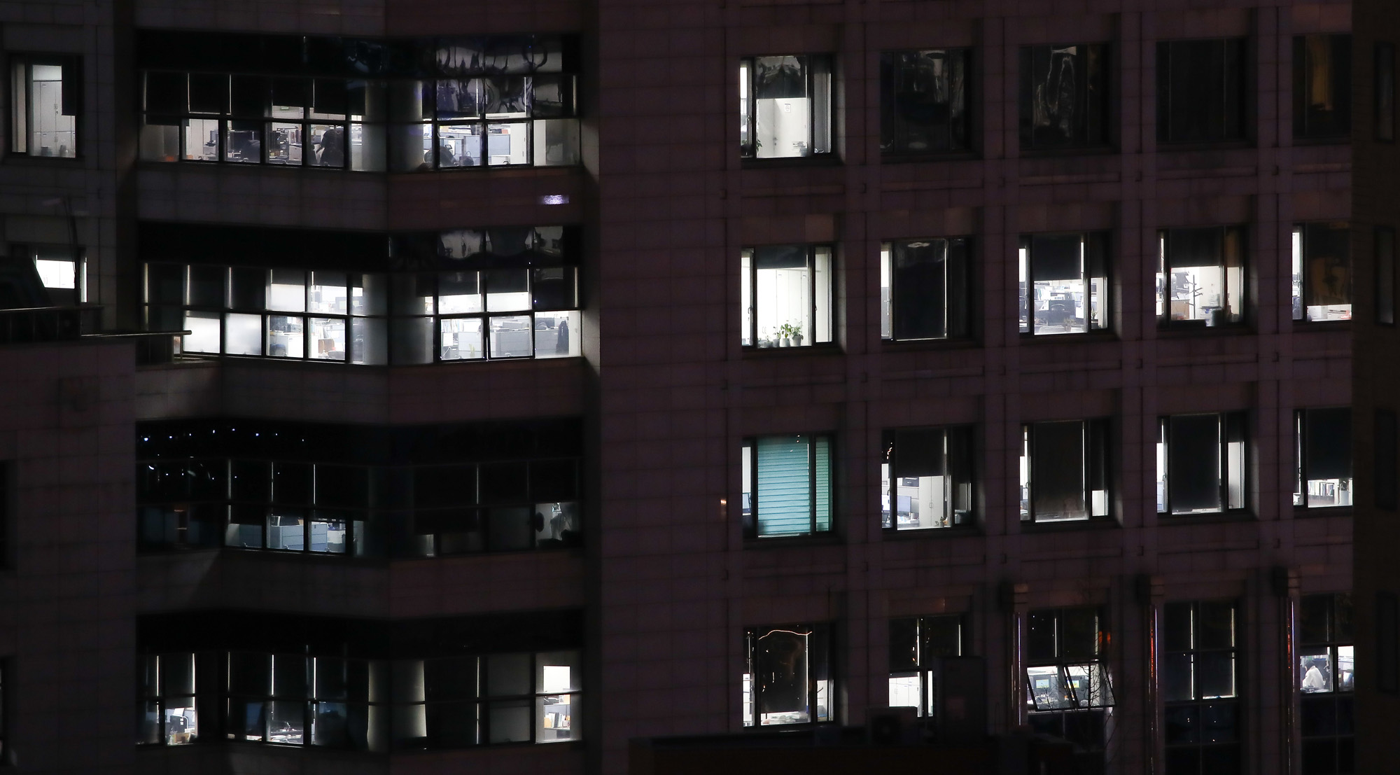 빌딩사무실 야근 야경