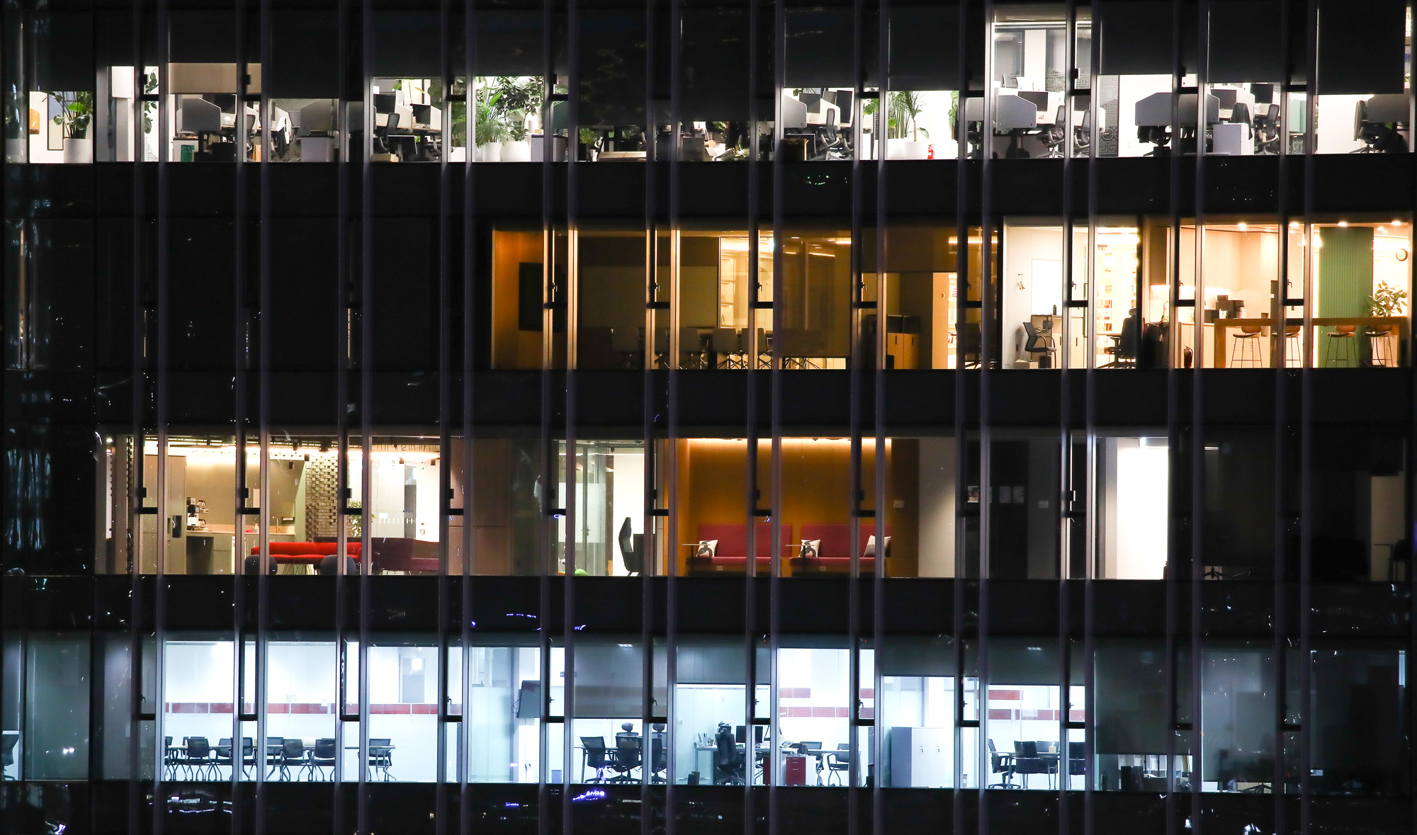 빌딩사무실 야근 야경