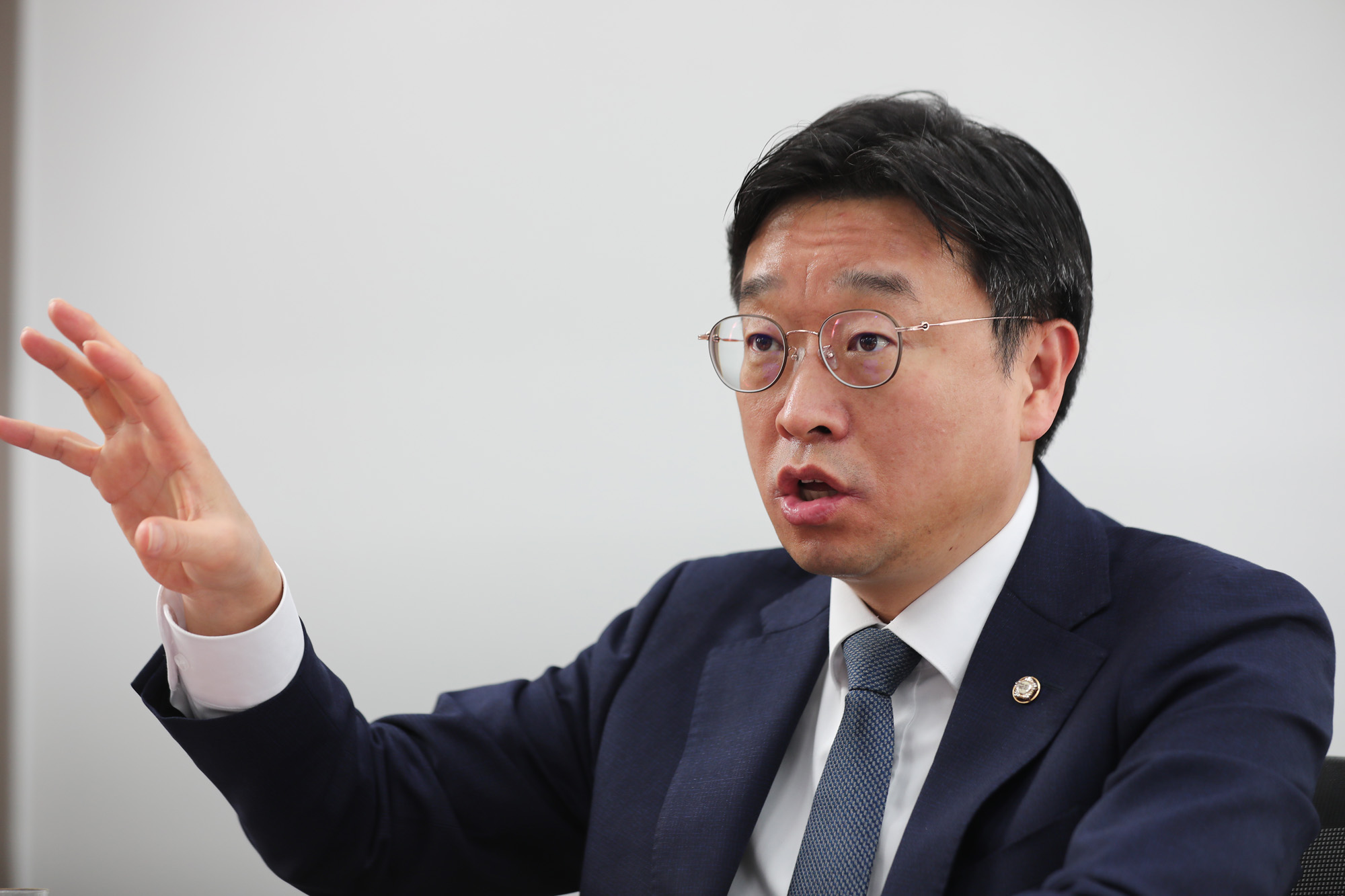 정치;국회;인터뷰;이용우