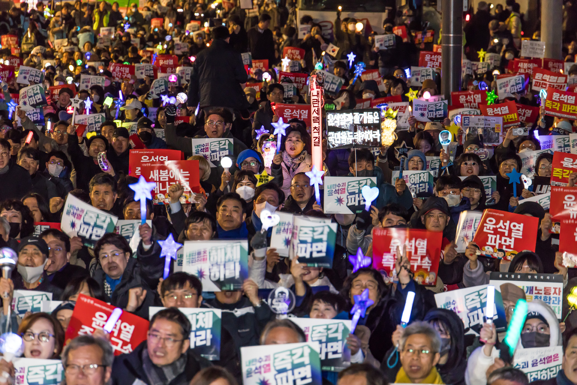 사회;집회;시위;정치;민주당;더불어민주당;내란수괴윤석열즉각파면긴급행동;박찬대원내대표;윤석열즉각퇴진사회대개혁비상행동;윤석열파면촉구집회