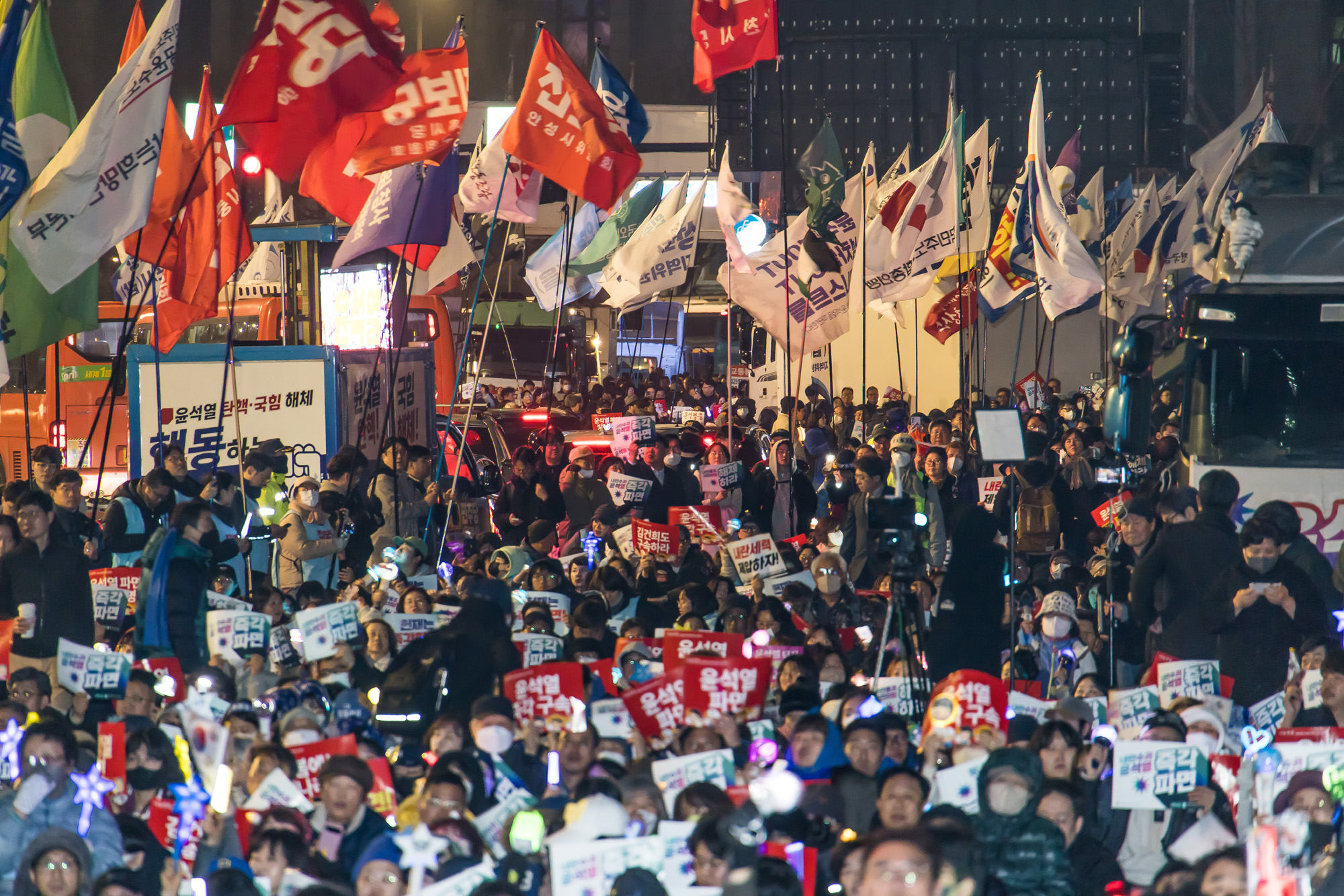 사회;집회;시위;정치;민주당;더불어민주당;내란수괴윤석열즉각파면긴급행동;박찬대원내대표;윤석열즉각퇴진사회대개혁비상행동;윤석열파면촉구집회