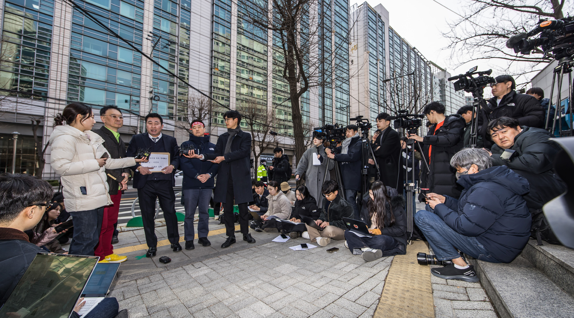 사회;연예;연예인;연예인자살;김새론;김새론유가족유튜버고소;법무법인부유부지석변호사;가로세로연구소;김세의;권영찬한국연예인자살예방협회;사이버렉카;김수현