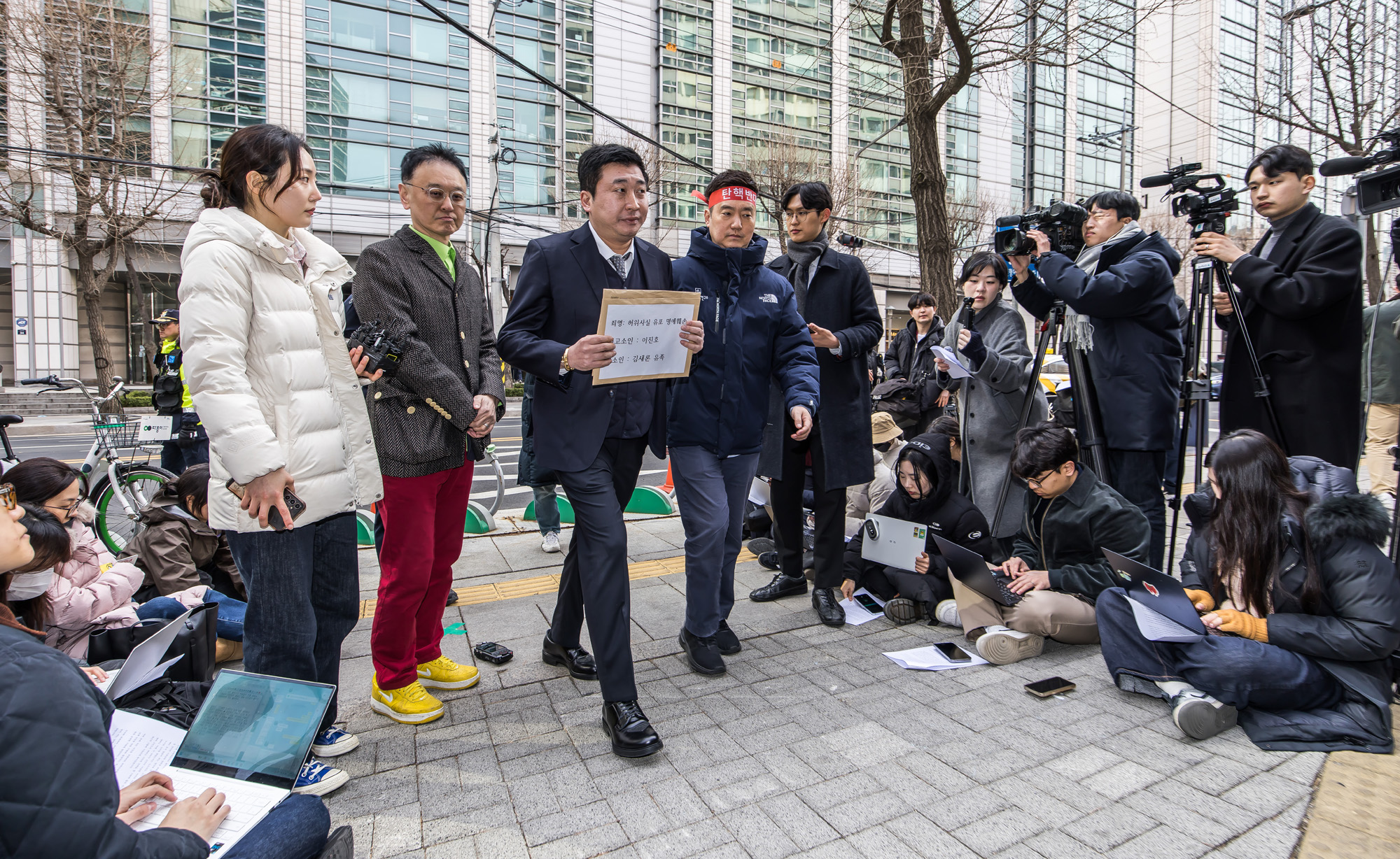 사회;연예;연예인;연예인자살;김새론;김새론유가족유튜버고소;법무법인부유부지석변호사;가로세로연구소;김세의;권영찬한국연예인자살예방협회;사이버렉카;김수현