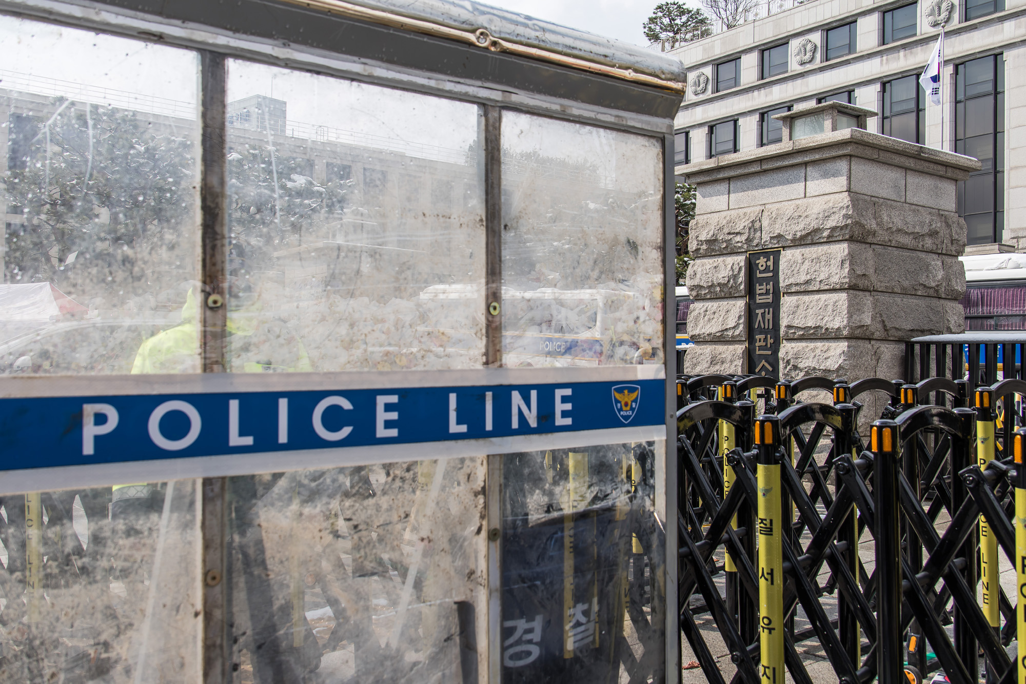 사회;세태;헌법재판소;헌재;헌재주변스케치;헌재탄핵선고임박;헌재윤석열대통령탄핵심판선고임박;헌재경찰경계근무;헌법재판소경비삼엄