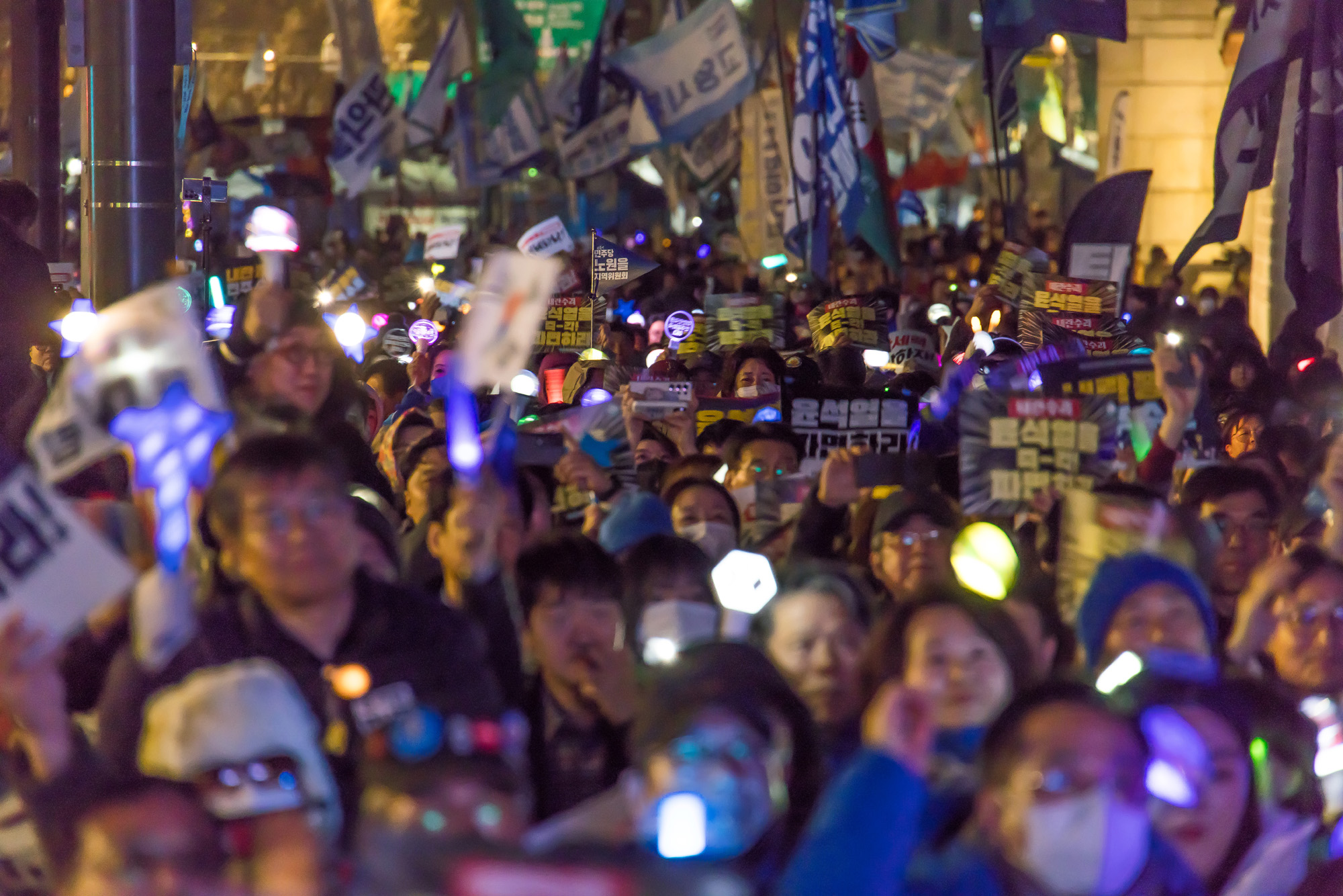 사회;집회;시위;정치;민주당;더불어민주당;내란수괴윤석열즉각파면긴급행동;야5당 공동 비상시국 범국민대회;윤석열즉각퇴진사회대개혁비상행동;윤석열파면촉구집회