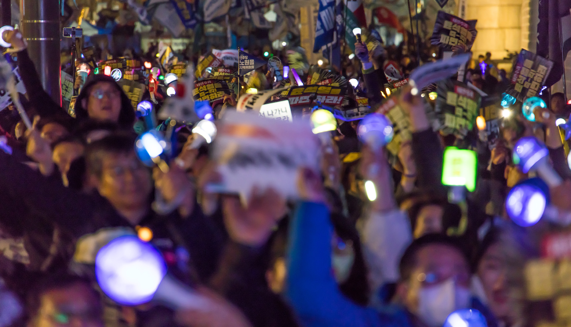 사회;집회;시위;정치;민주당;더불어민주당;내란수괴윤석열즉각파면긴급행동;야5당 공동 비상시국 범국민대회;윤석열즉각퇴진사회대개혁비상행동;윤석열파면촉구집회