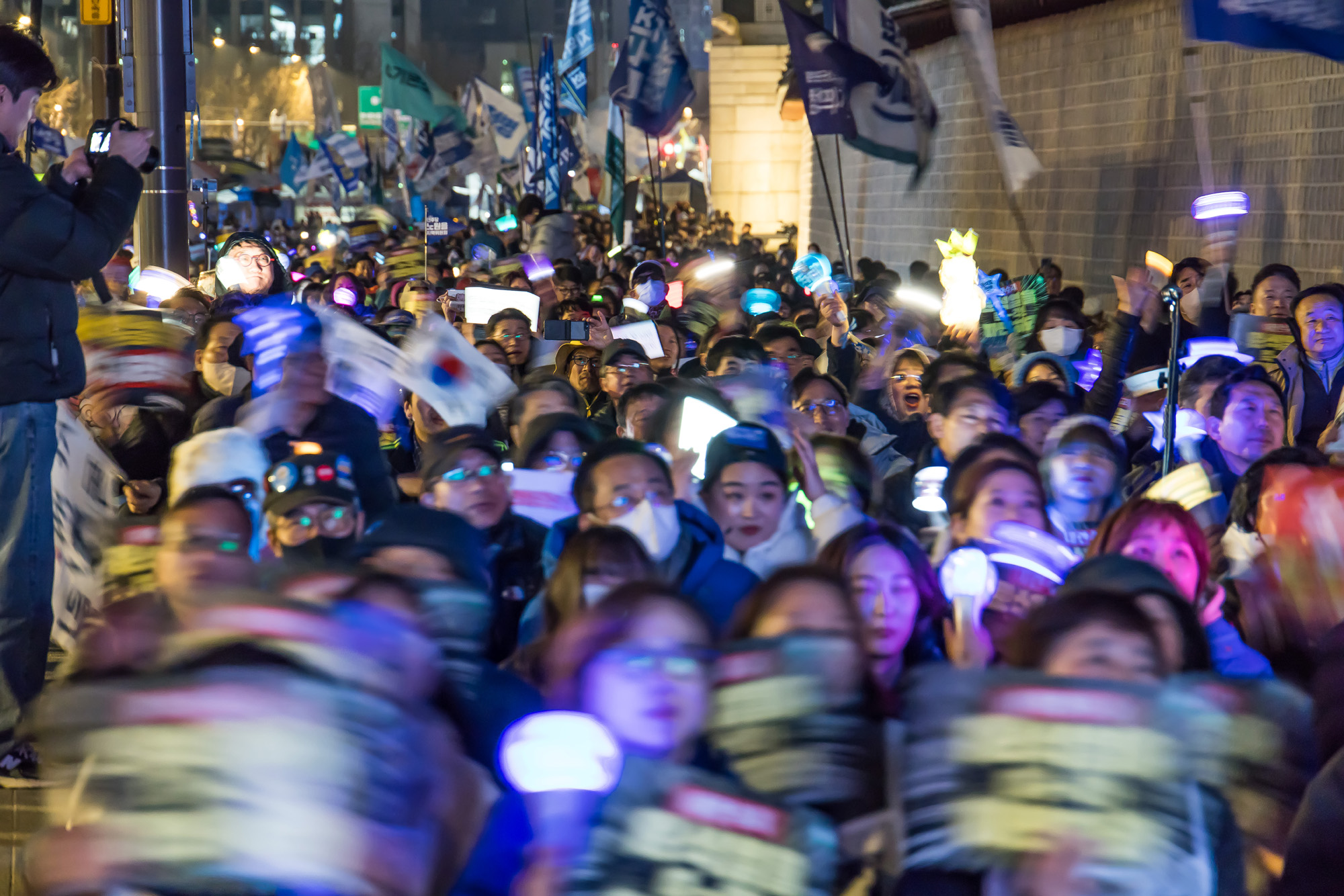 사회;집회;시위;정치;민주당;더불어민주당;내란수괴윤석열즉각파면긴급행동;야5당 공동 비상시국 범국민대회;윤석열즉각퇴진사회대개혁비상행동;윤석열파면촉구집회