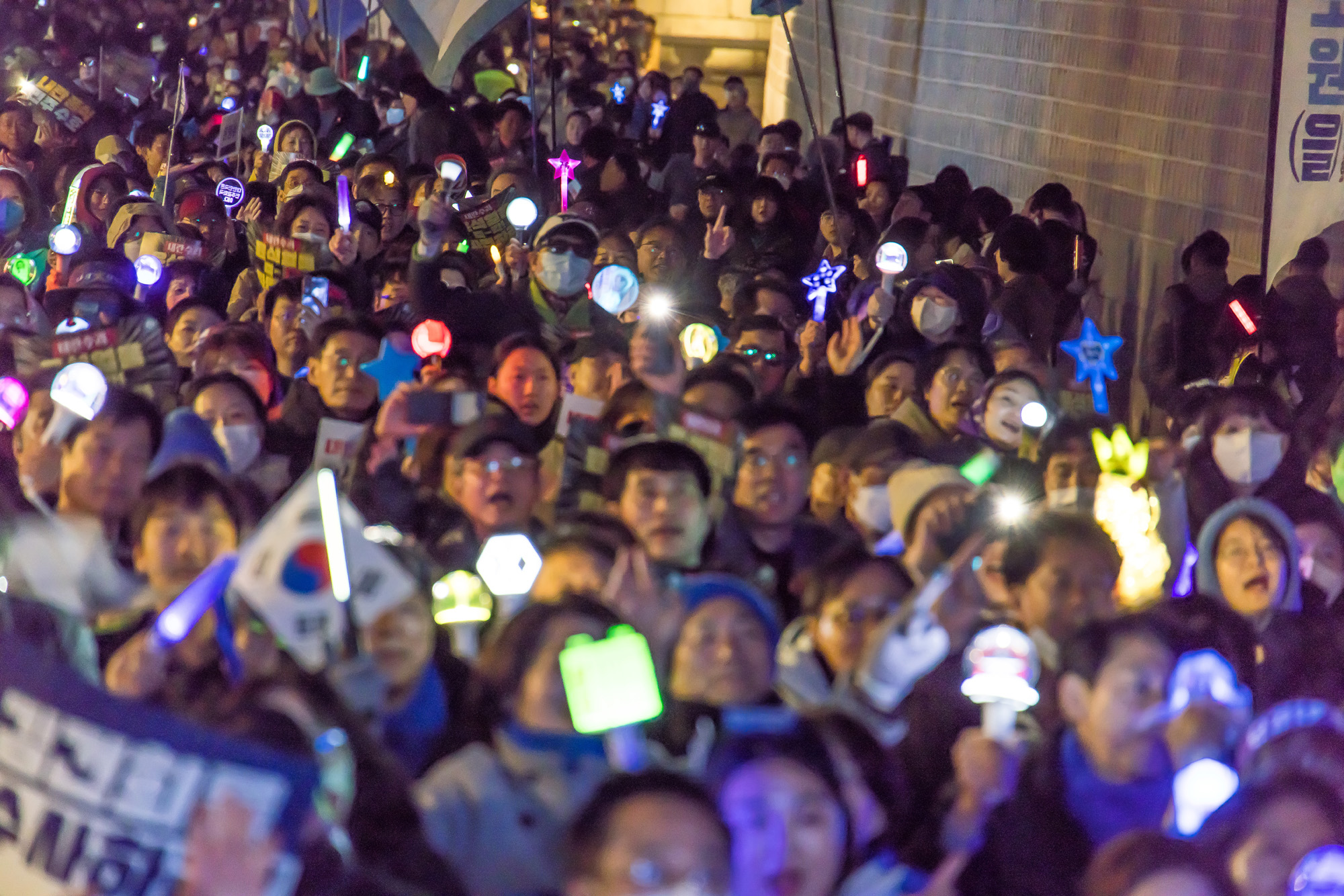 사회;집회;시위;정치;민주당;더불어민주당;내란수괴윤석열즉각파면긴급행동;야5당 공동 비상시국 범국민대회;윤석열즉각퇴진사회대개혁비상행동;윤석열파면촉구집회