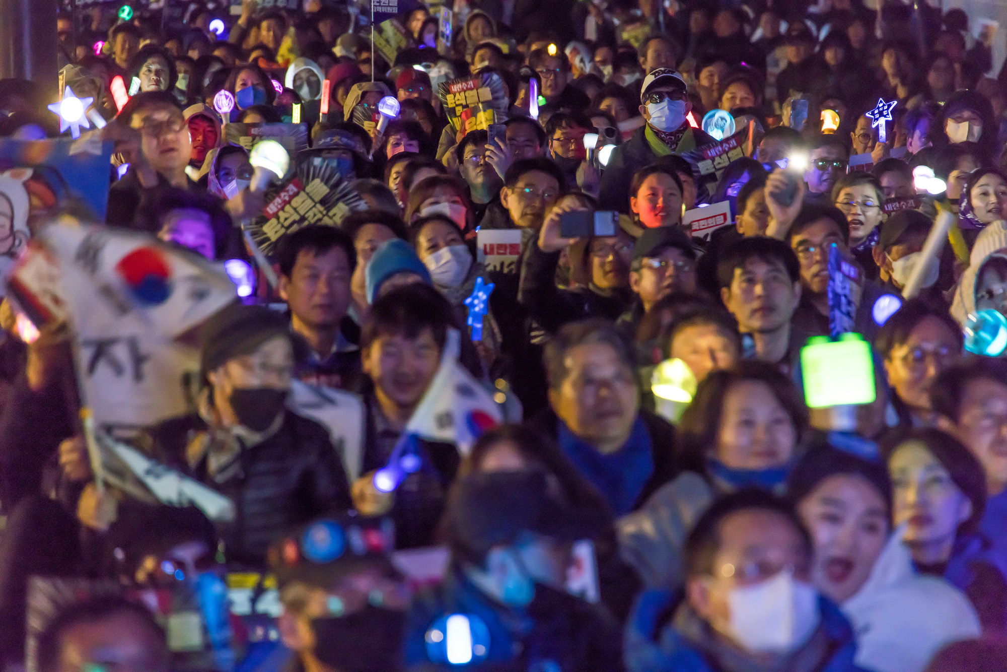 사회;집회;시위;정치;민주당;더불어민주당;내란수괴윤석열즉각파면긴급행동;야5당 공동 비상시국 범국민대회;윤석열즉각퇴진사회대개혁비상행동;윤석열파면촉구집회
