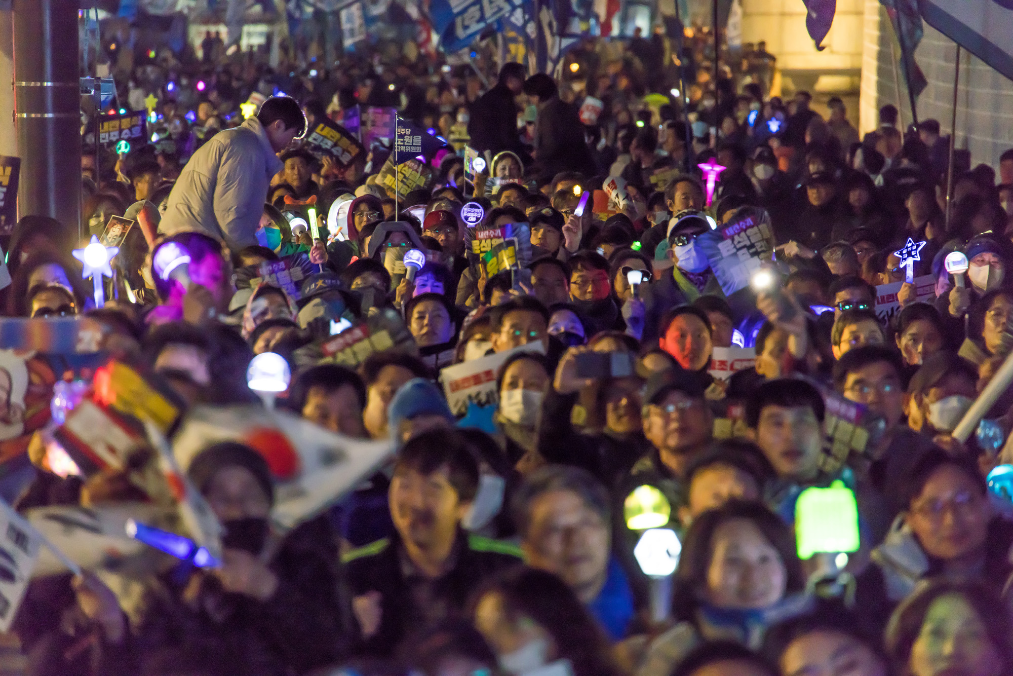 사회;집회;시위;정치;민주당;더불어민주당;내란수괴윤석열즉각파면긴급행동;야5당 공동 비상시국 범국민대회;윤석열즉각퇴진사회대개혁비상행동;윤석열파면촉구집회