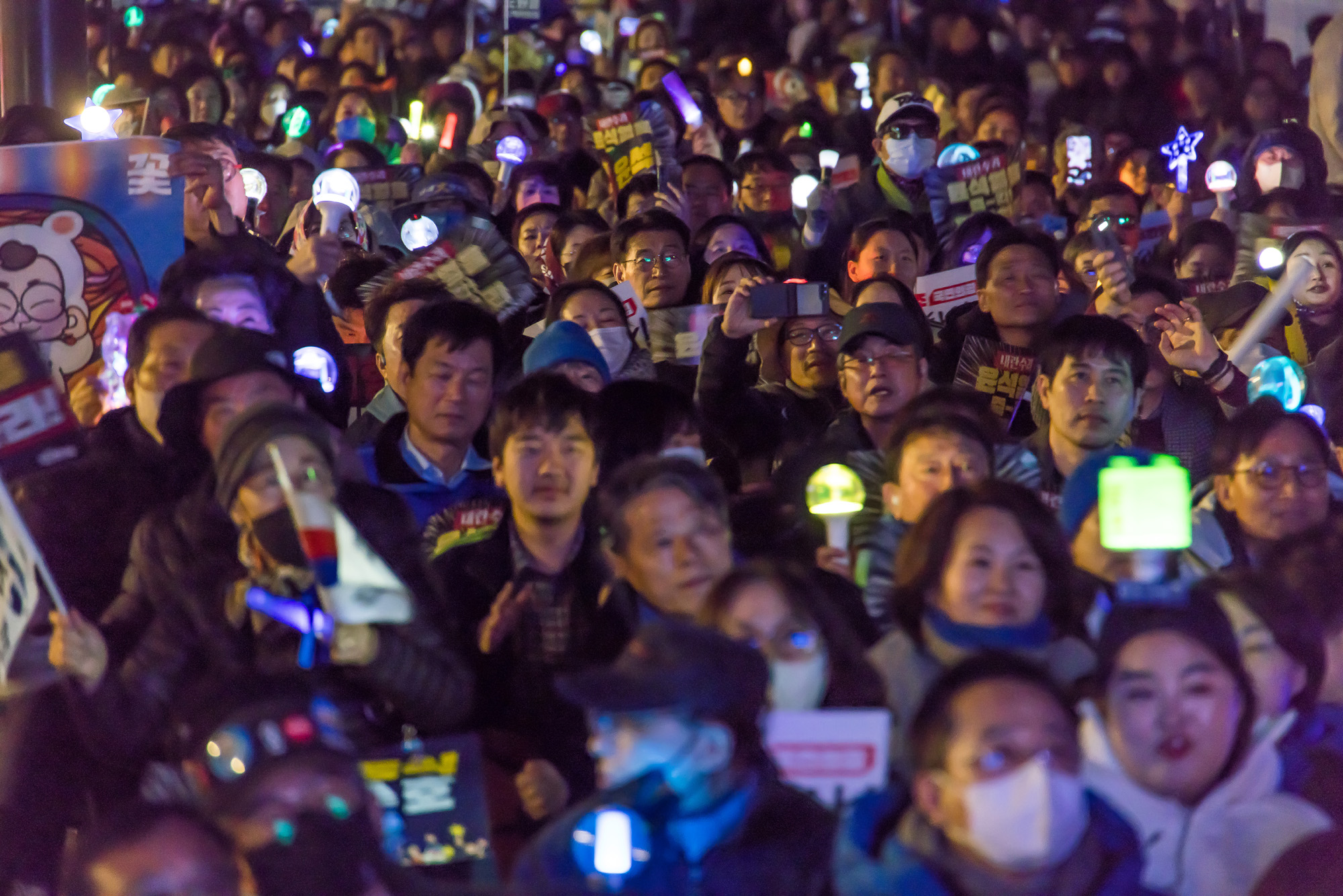 사회;집회;시위;정치;민주당;더불어민주당;내란수괴윤석열즉각파면긴급행동;야5당 공동 비상시국 범국민대회;윤석열즉각퇴진사회대개혁비상행동;윤석열파면촉구집회