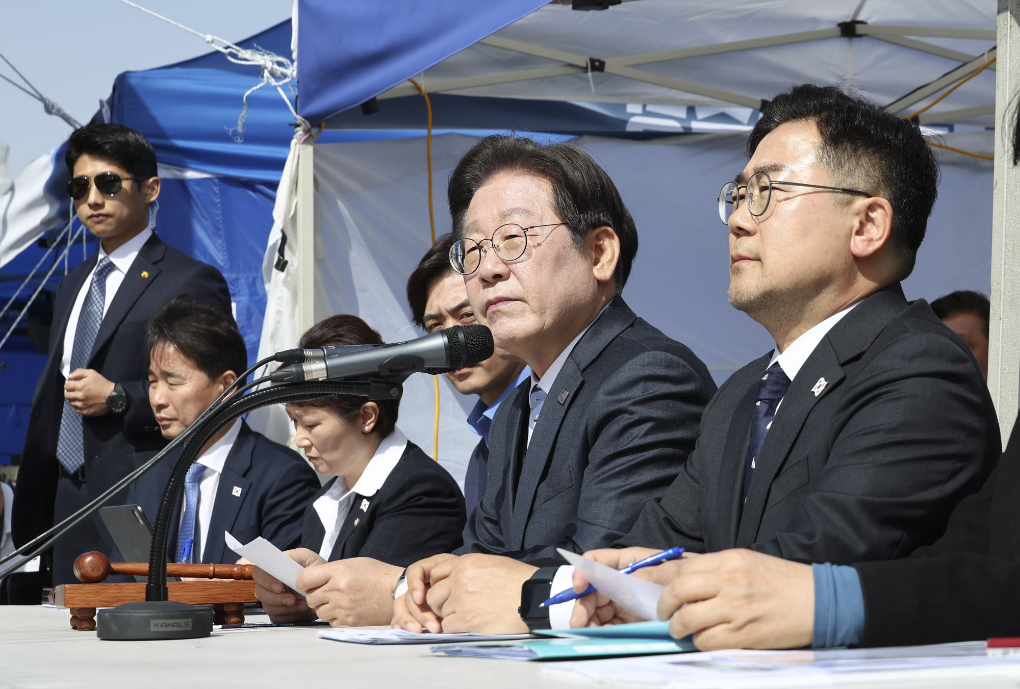 더불어민주당;천막당사;광화문천막당사;최고위원회의