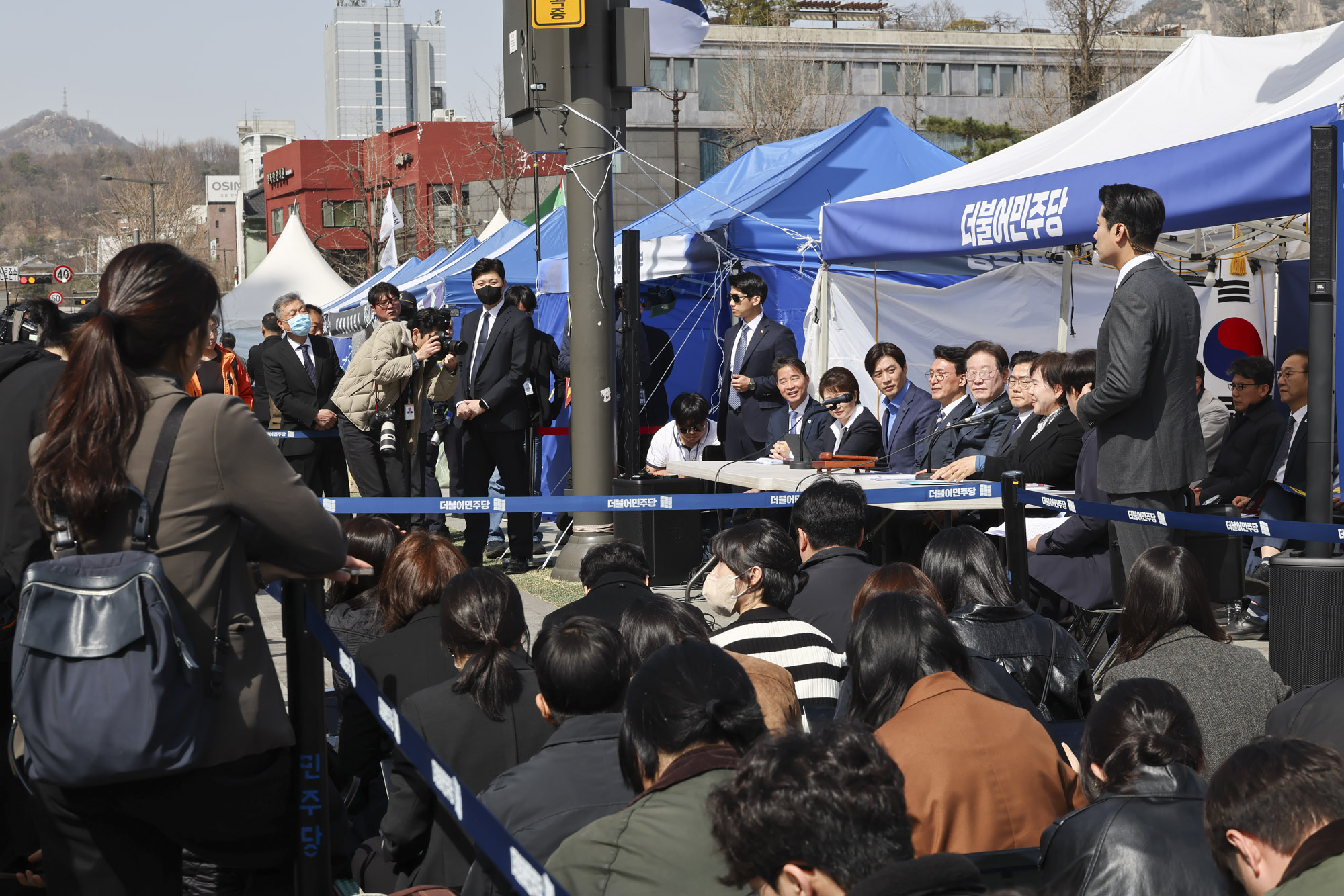 더불어민주당;천막당사;광화문천막당사;최고위원회의