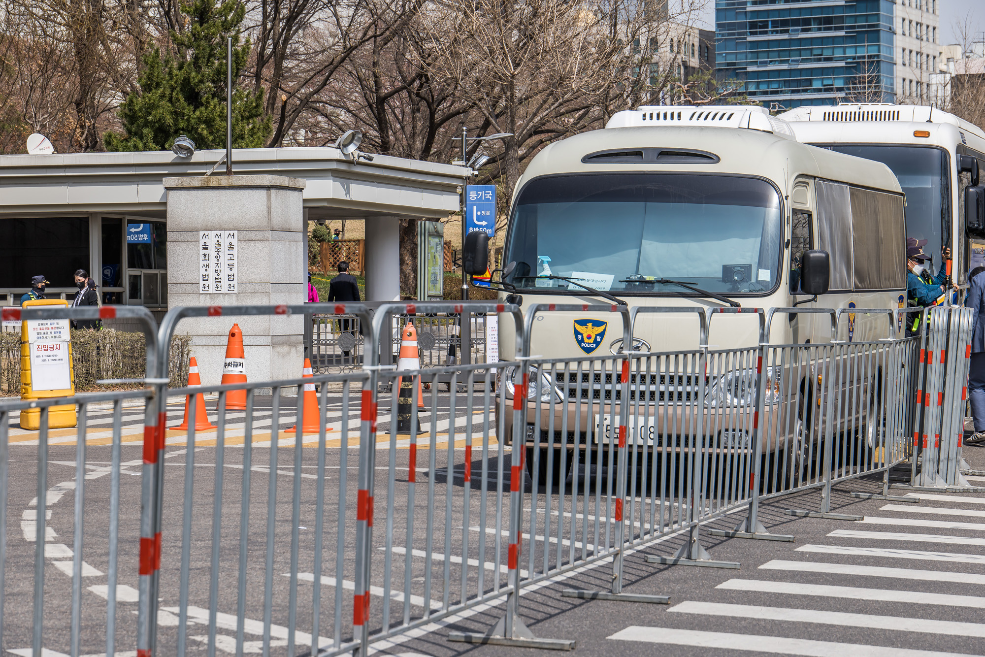 정치;인물;이재명;이재명더불어민주당대표;이재명공직선거법위반혐의항소심선고;이재명항소심선고;이재명무죄;이재명지지자들