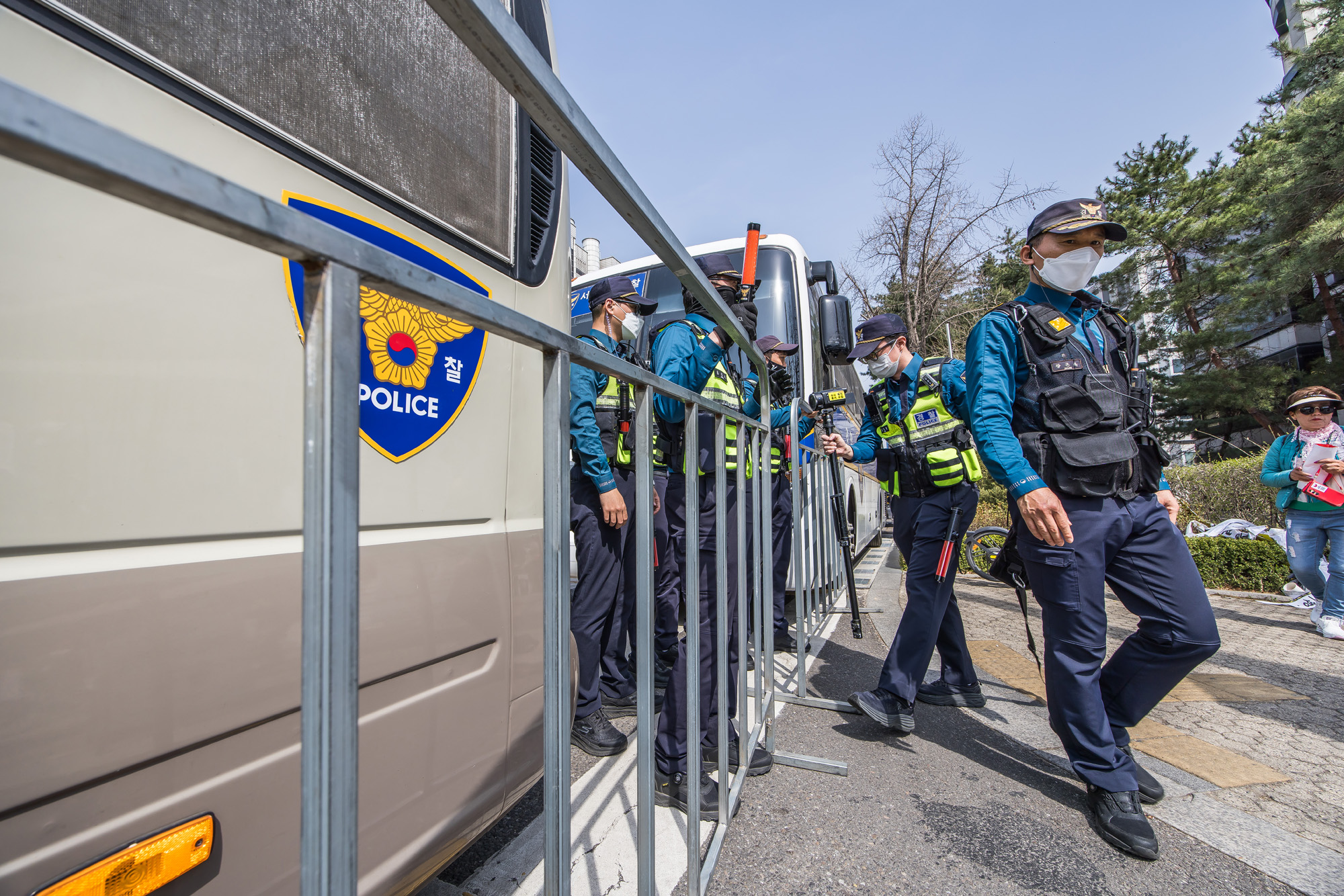 정치;인물;이재명;이재명더불어민주당대표;이재명공직선거법위반혐의항소심선고;이재명항소심선고;이재명무죄;이재명지지자들