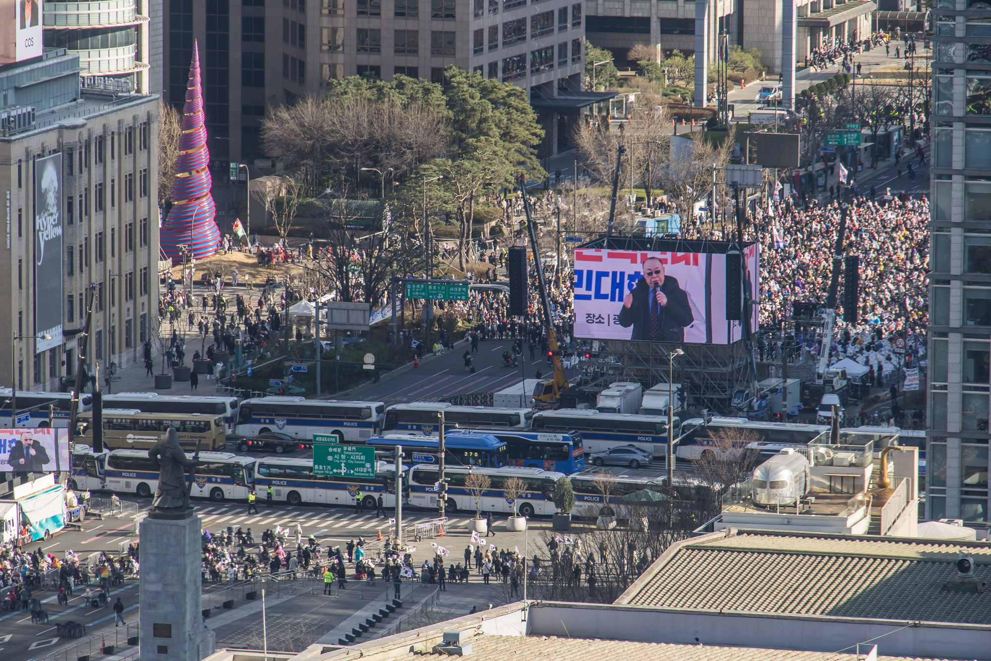 사회;집회;시위;윤석열탄핵반대집회;자유통일당;대한민국바로세우기운동본부;극우단체;사기탄핵반대집회;광화문국민대회
