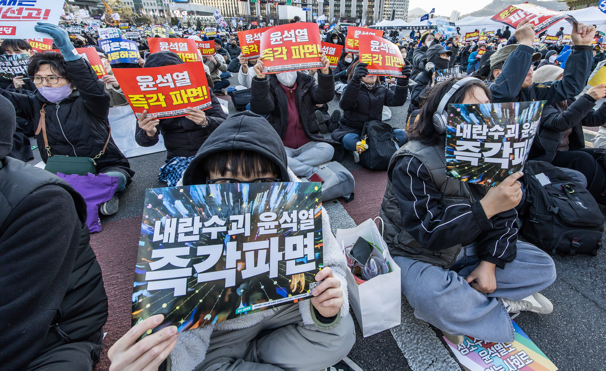 사회;집회;시위;윤석열탄핵찬성집회;윤석열파면촉구범국민대회;야5당공동집회;더불어민주당;조국혁신당;진보당;기본소득당;사회민주당