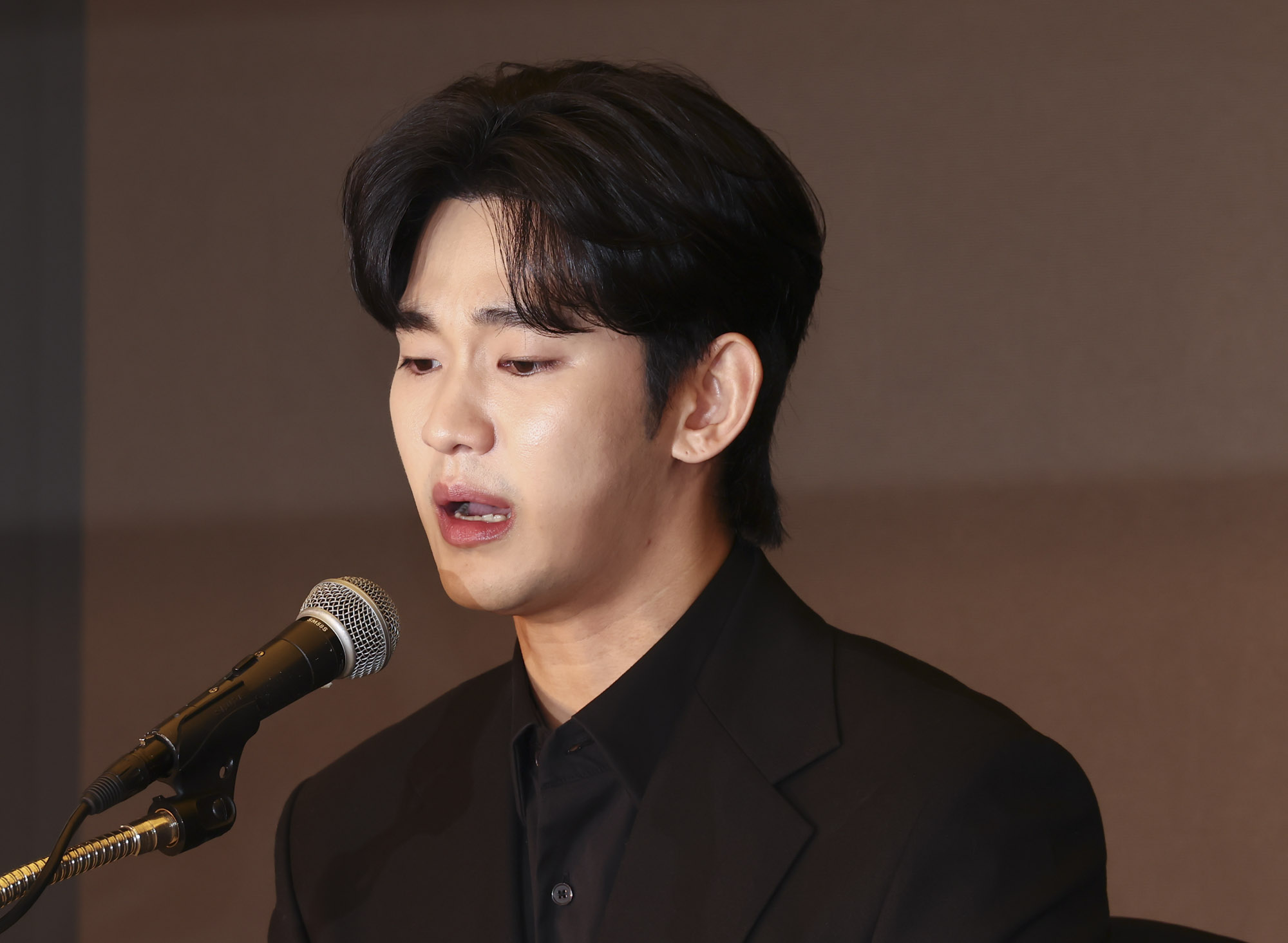 김수현;김수현김새론;김수현기자회견;김수현눈물;김수현가로세로;김수현가연세