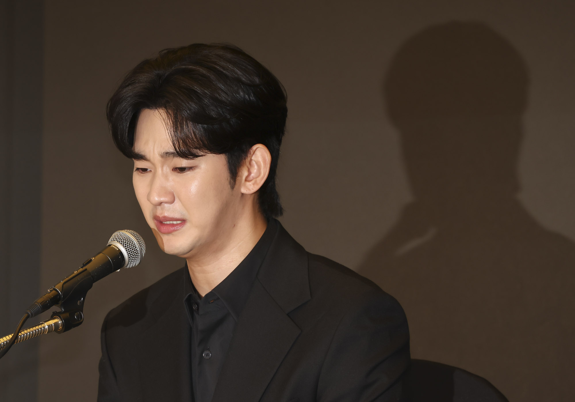 김수현;김수현김새론;김수현기자회견;김수현눈물;김수현가로세로;김수현가연세