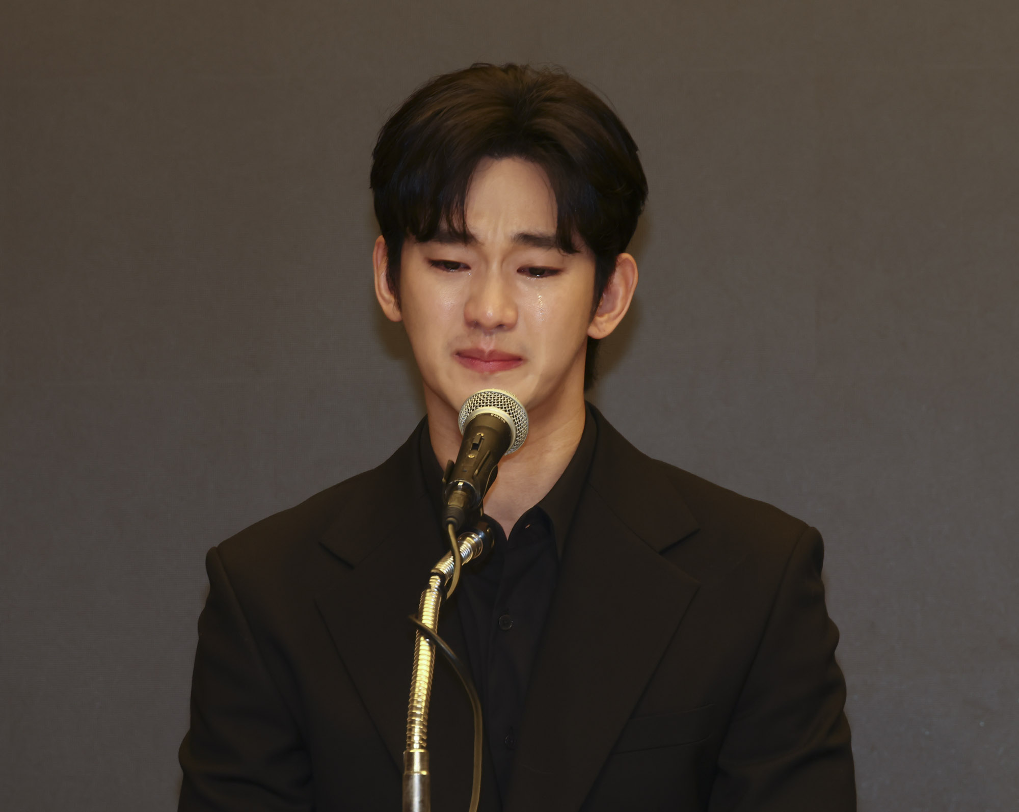 김수현;김수현김새론;김수현기자회견;김수현눈물;김수현가로세로;김수현가연세