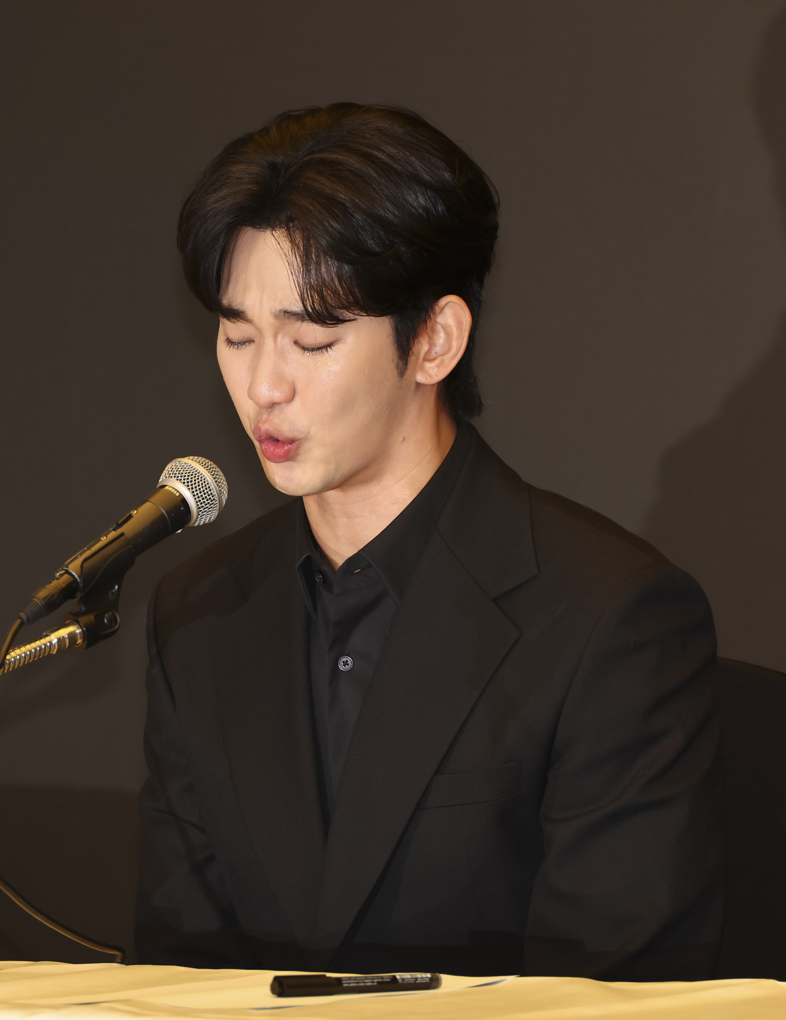 김수현;김수현김새론;김수현기자회견;김수현눈물;김수현가로세로;김수현가연세