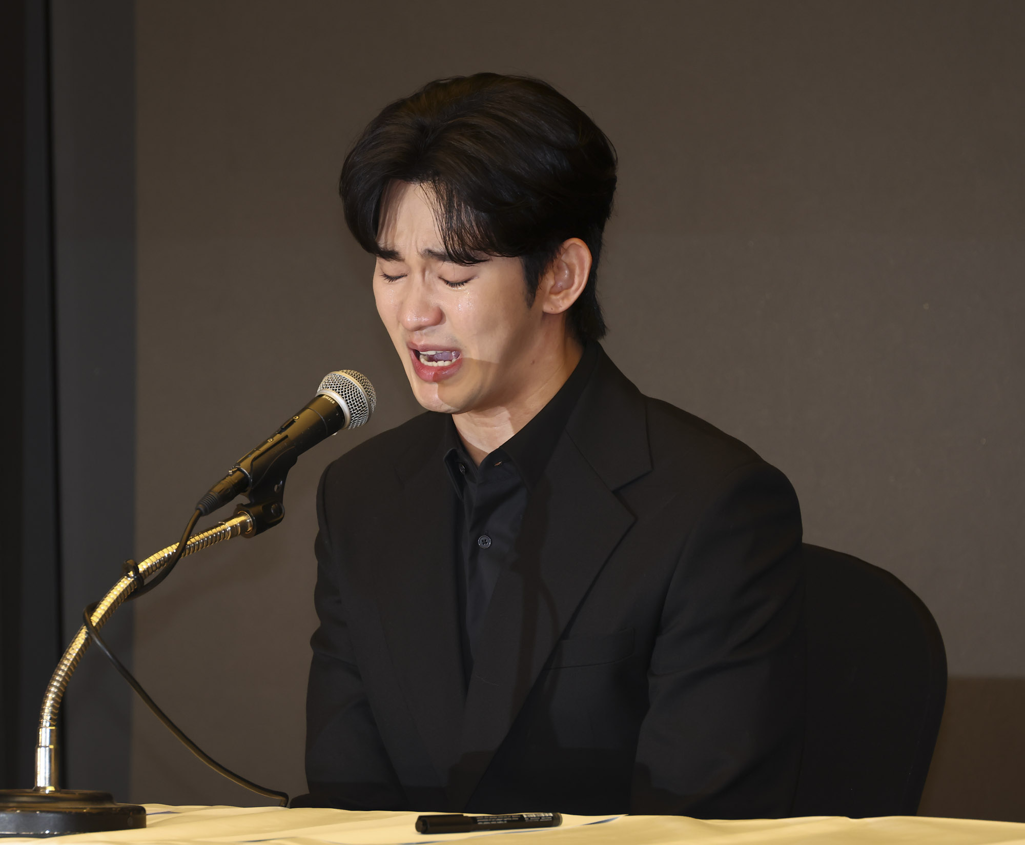 김수현;김수현김새론;김수현기자회견;김수현눈물;김수현가로세로;김수현가연세