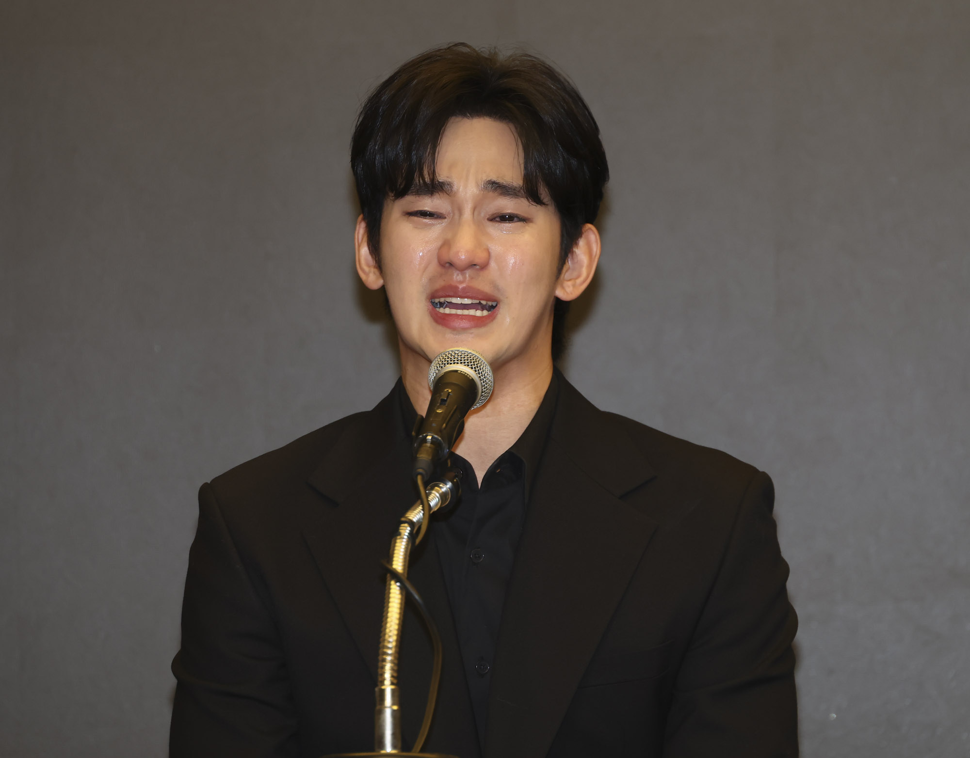 김수현;김수현김새론;김수현기자회견;김수현눈물;김수현가로세로;김수현가연세