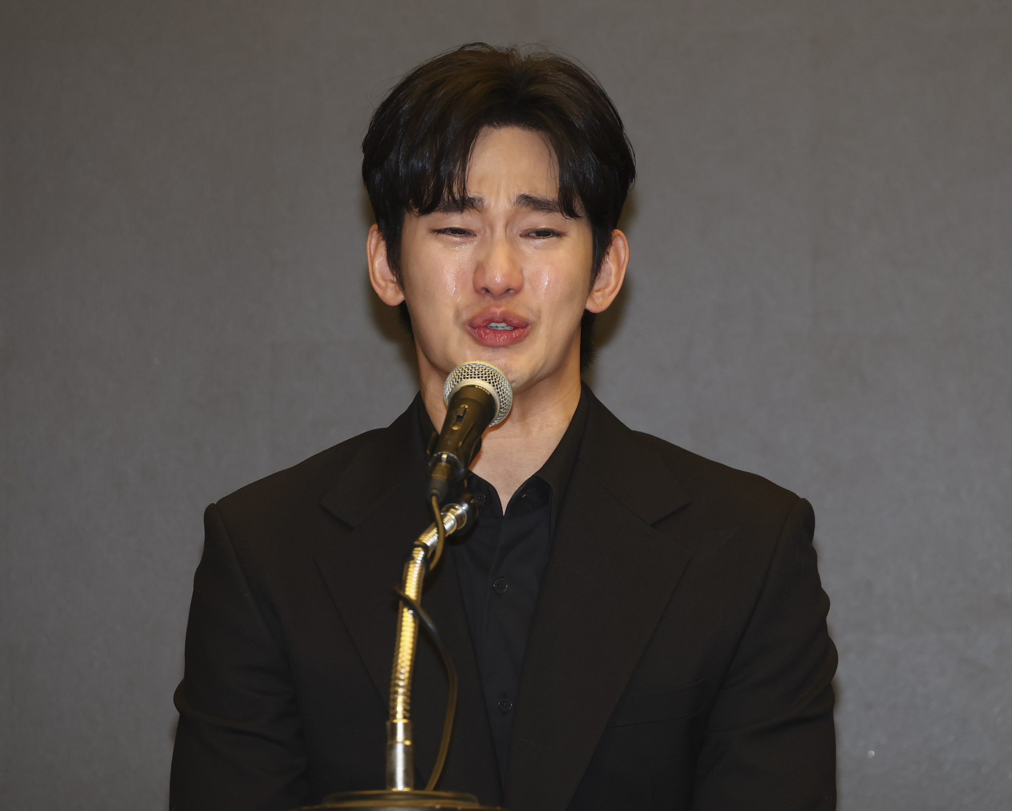 김수현;김수현김새론;김수현기자회견;김수현눈물;김수현가로세로;김수현가연세