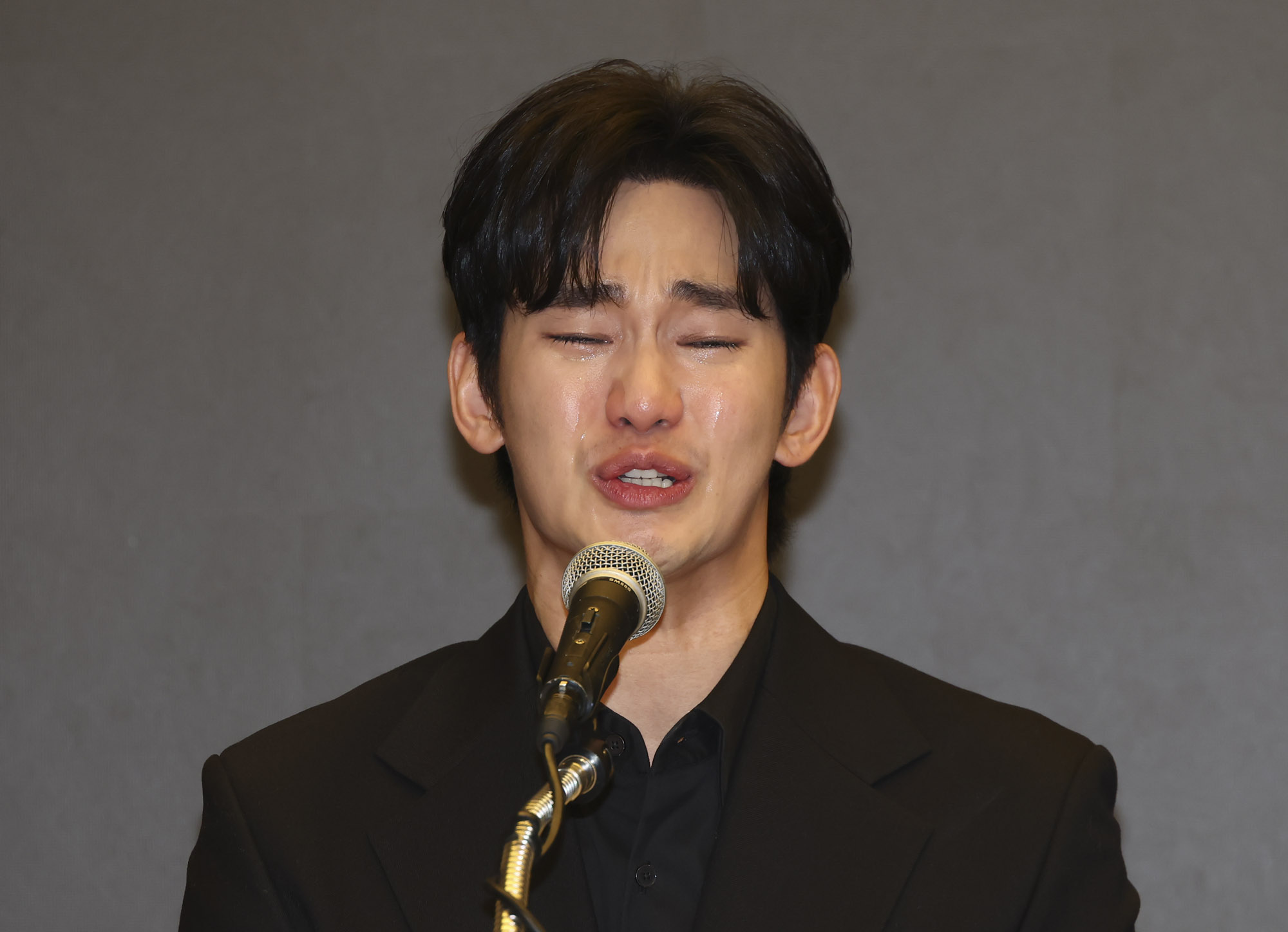 김수현;김수현김새론;김수현기자회견;김수현눈물;김수현가로세로;김수현가연세