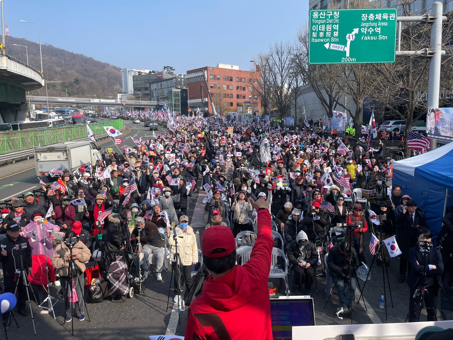 윤석열;대통령;탄핵심판;선고;한남동;대통령;관저;인근;대한민국바로세우기국민운동본부;탄핵반대;집회;지지자;탄핵;각하