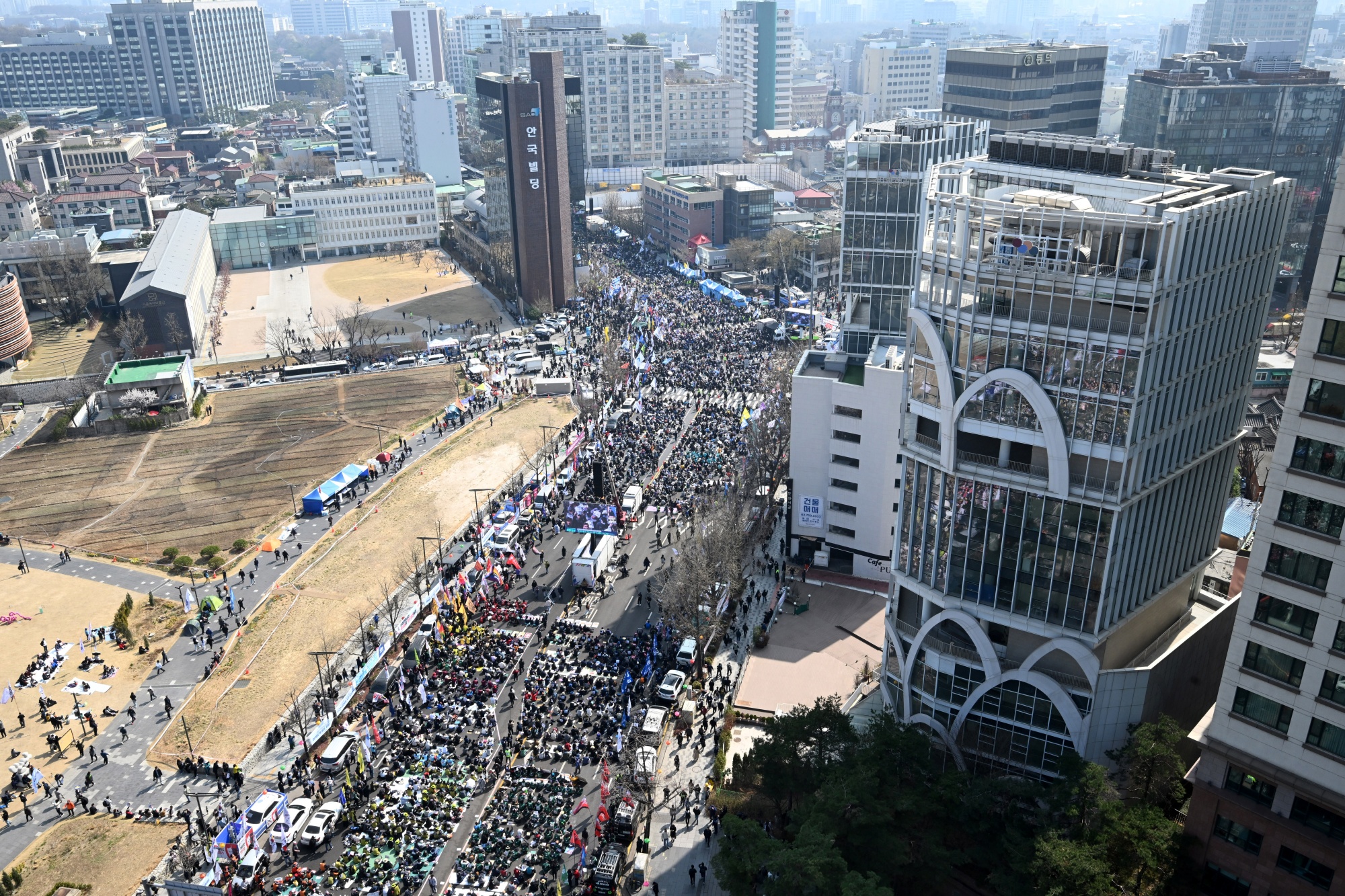 안국동사거리;윤석열;대통령;탄핵;찬성;시민;선고