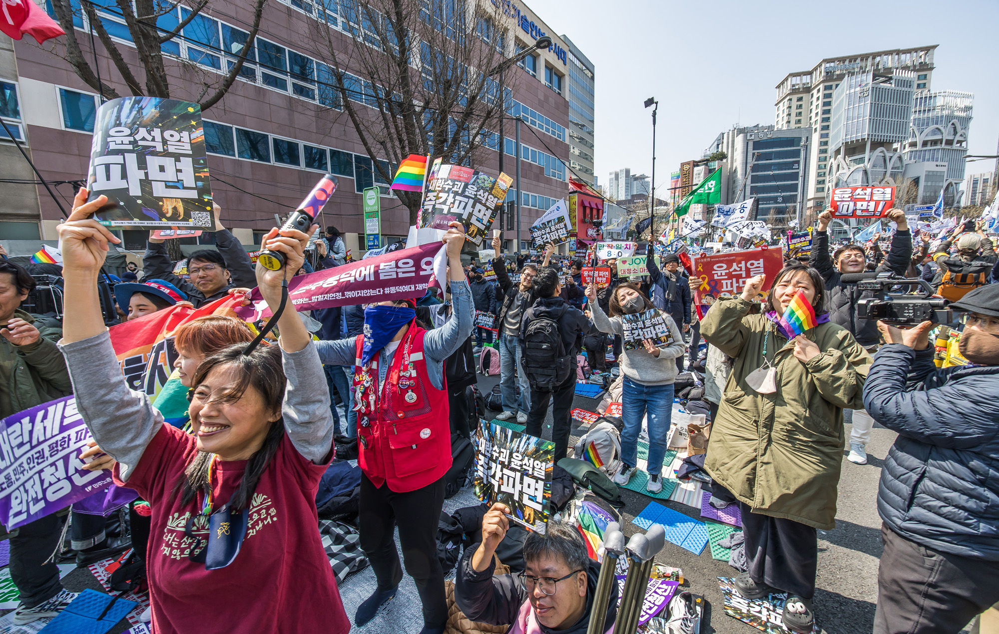 사회;집회;정치;윤석열대통령탄핵심판선고;헌법재판소;윤석열탄핵찬성집회;헌재앞탄핵찬성집회;윤석열대통령파면