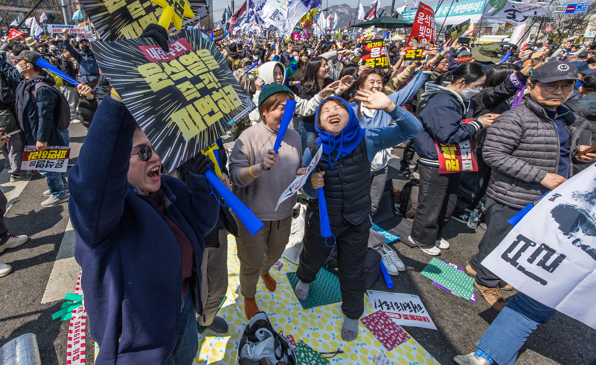 사회;집회;정치;윤석열대통령탄핵심판선고;헌법재판소;윤석열탄핵찬성집회;헌재앞탄핵찬성집회;윤석열대통령파면