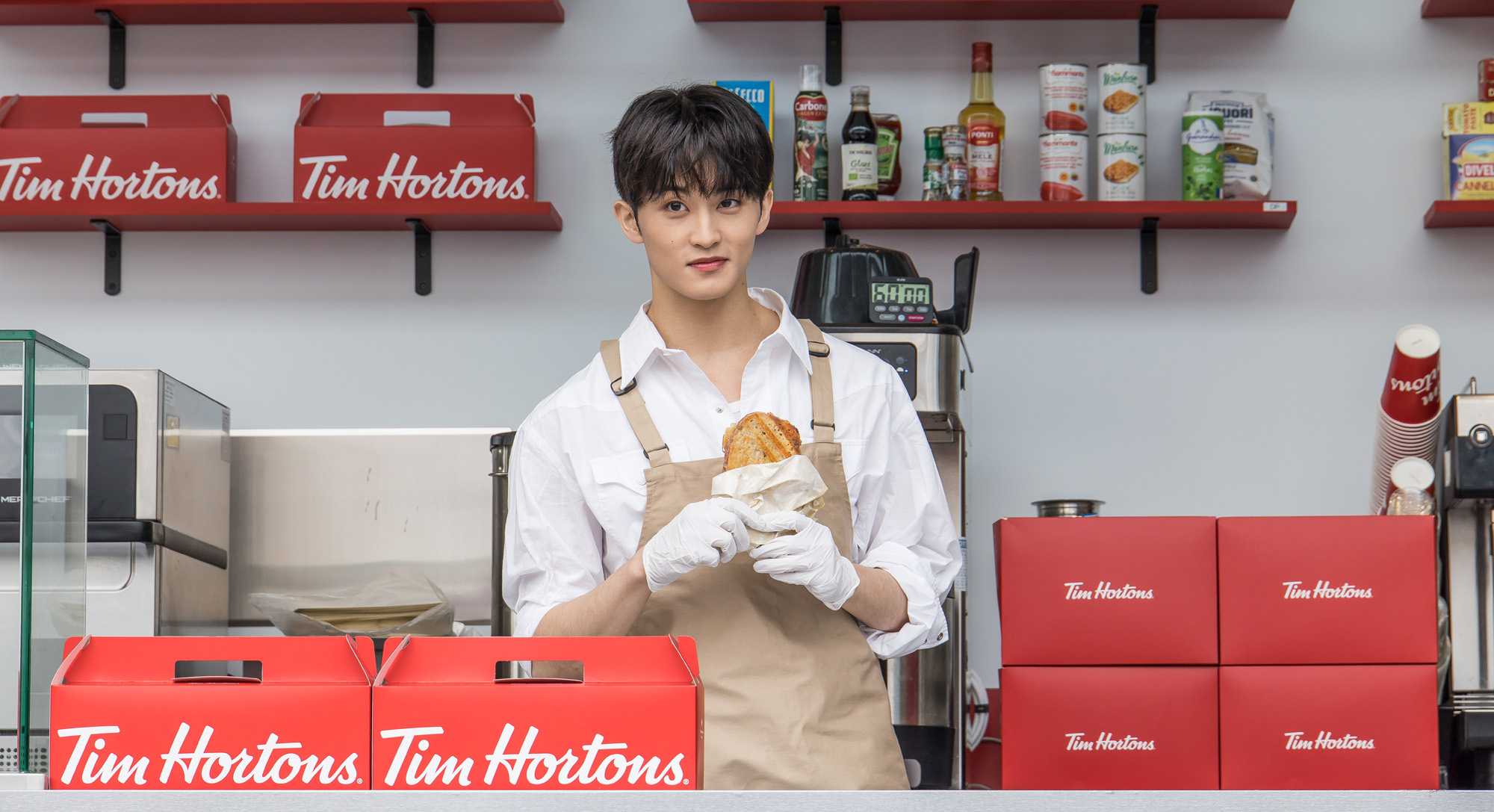 경제;연예;카페;커피전문점;캐나다커피전문점;팀홀튼;TimHortons;엔시티;NCT;엔시티마크;가수;아이돌그룹;팀스키친