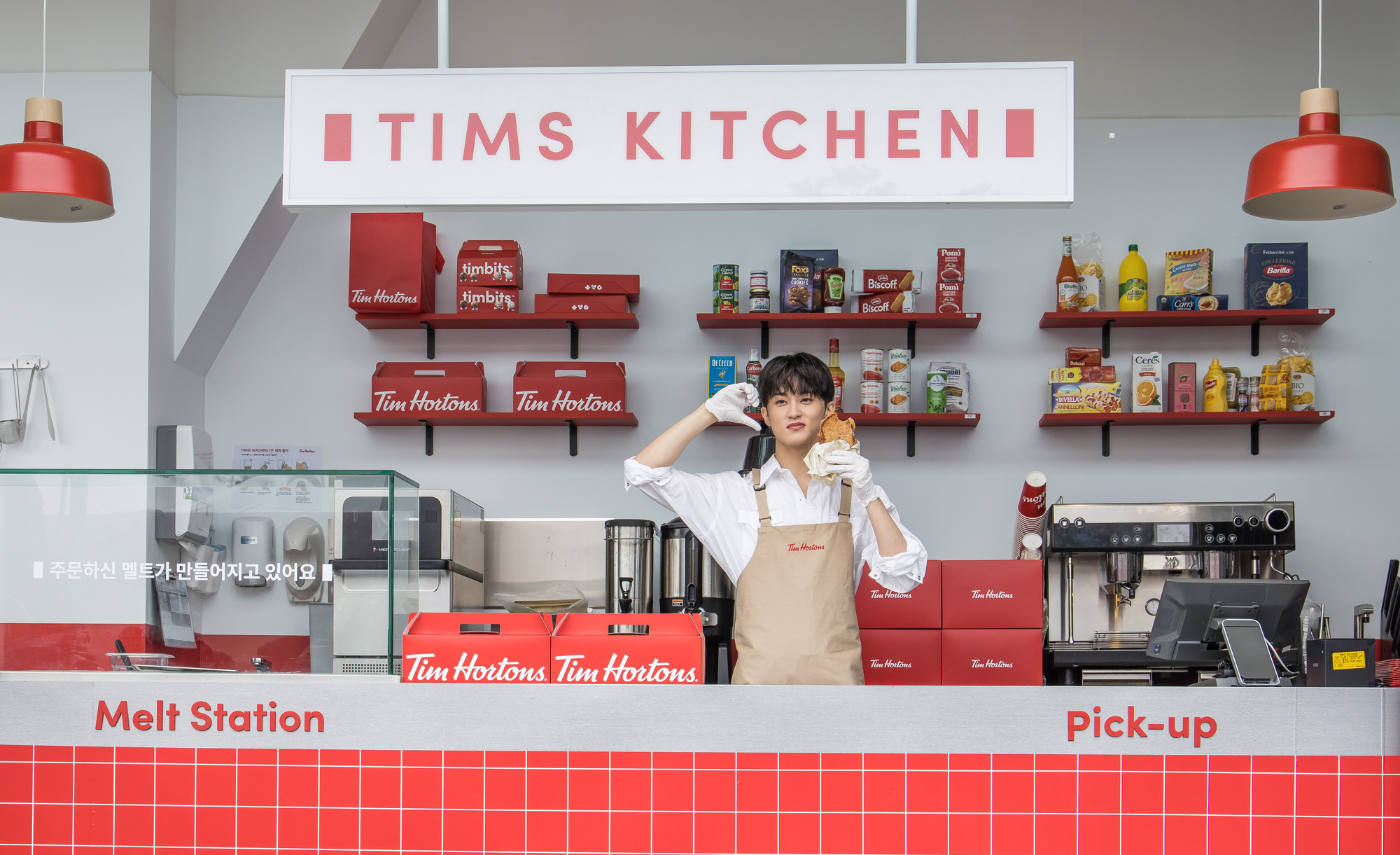 경제;연예;카페;커피전문점;캐나다커피전문점;팀홀튼;TimHortons;엔시티;NCT;엔시티마크;가수;아이돌그룹;팀스키친