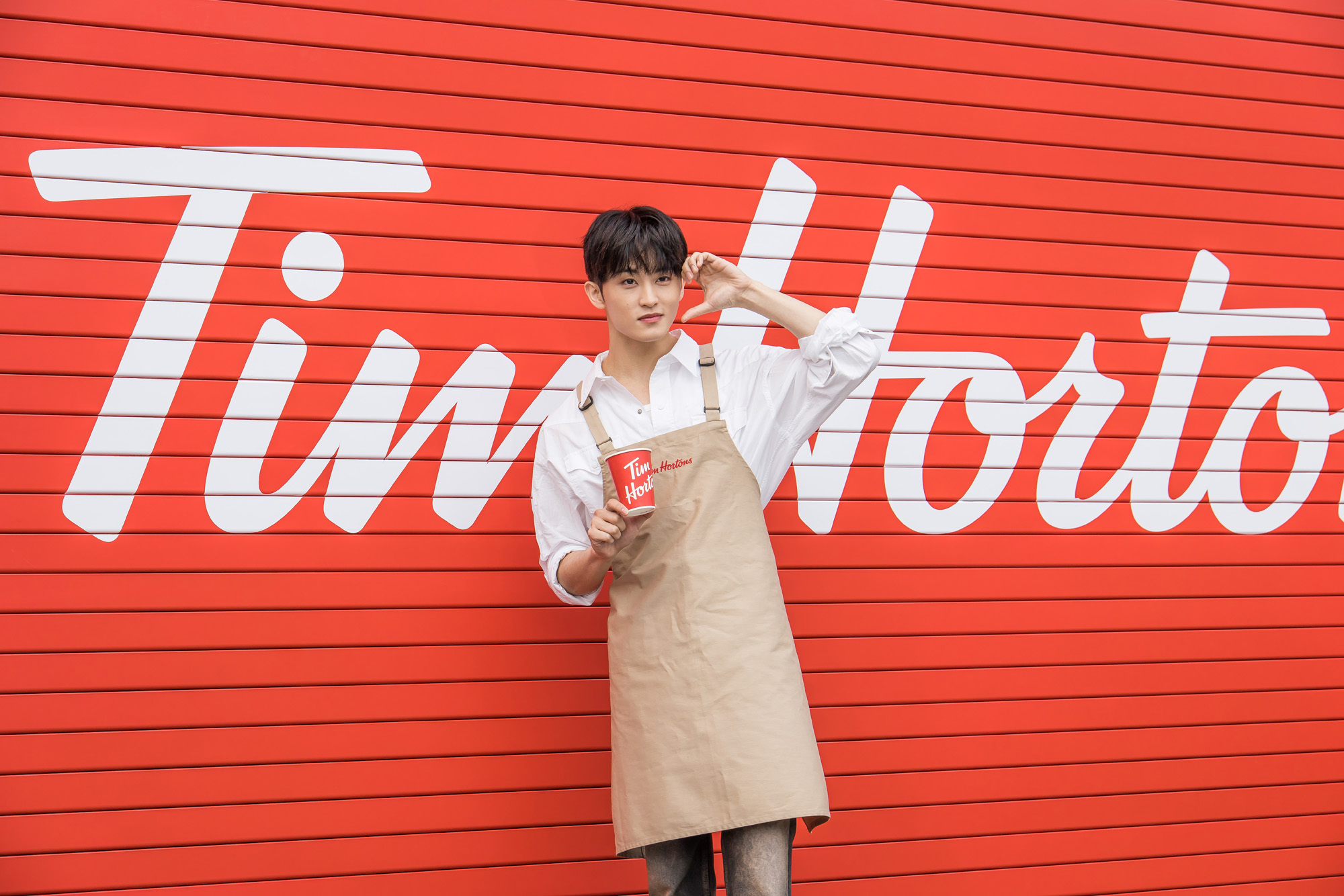 경제;연예;카페;커피전문점;캐나다커피전문점;팀홀튼;TimHortons;엔시티;NCT;엔시티마크;가수;아이돌그룹;팀스키친