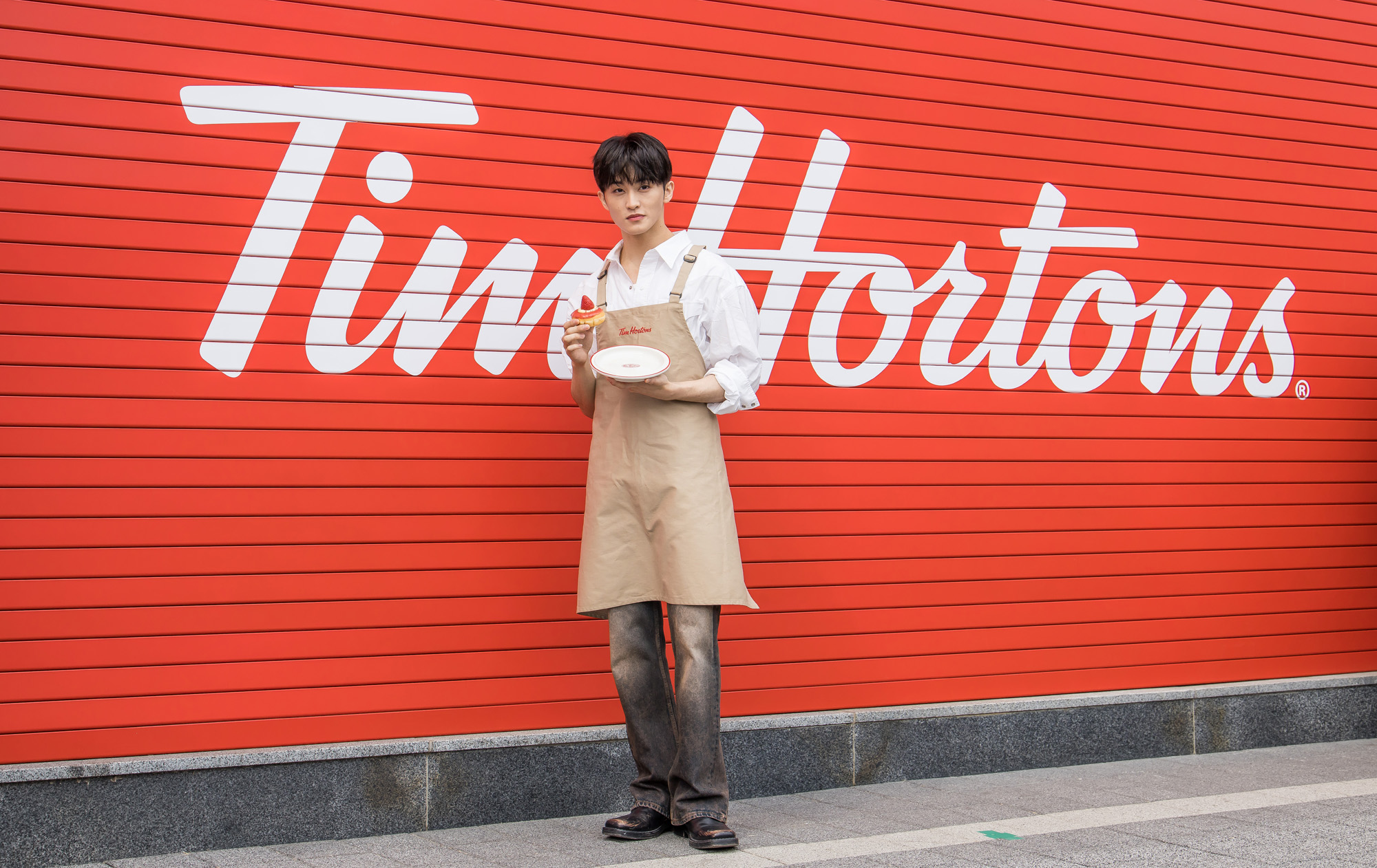 경제;연예;카페;커피전문점;캐나다커피전문점;팀홀튼;TimHortons;엔시티;NCT;엔시티마크;가수;아이돌그룹;팀스키친