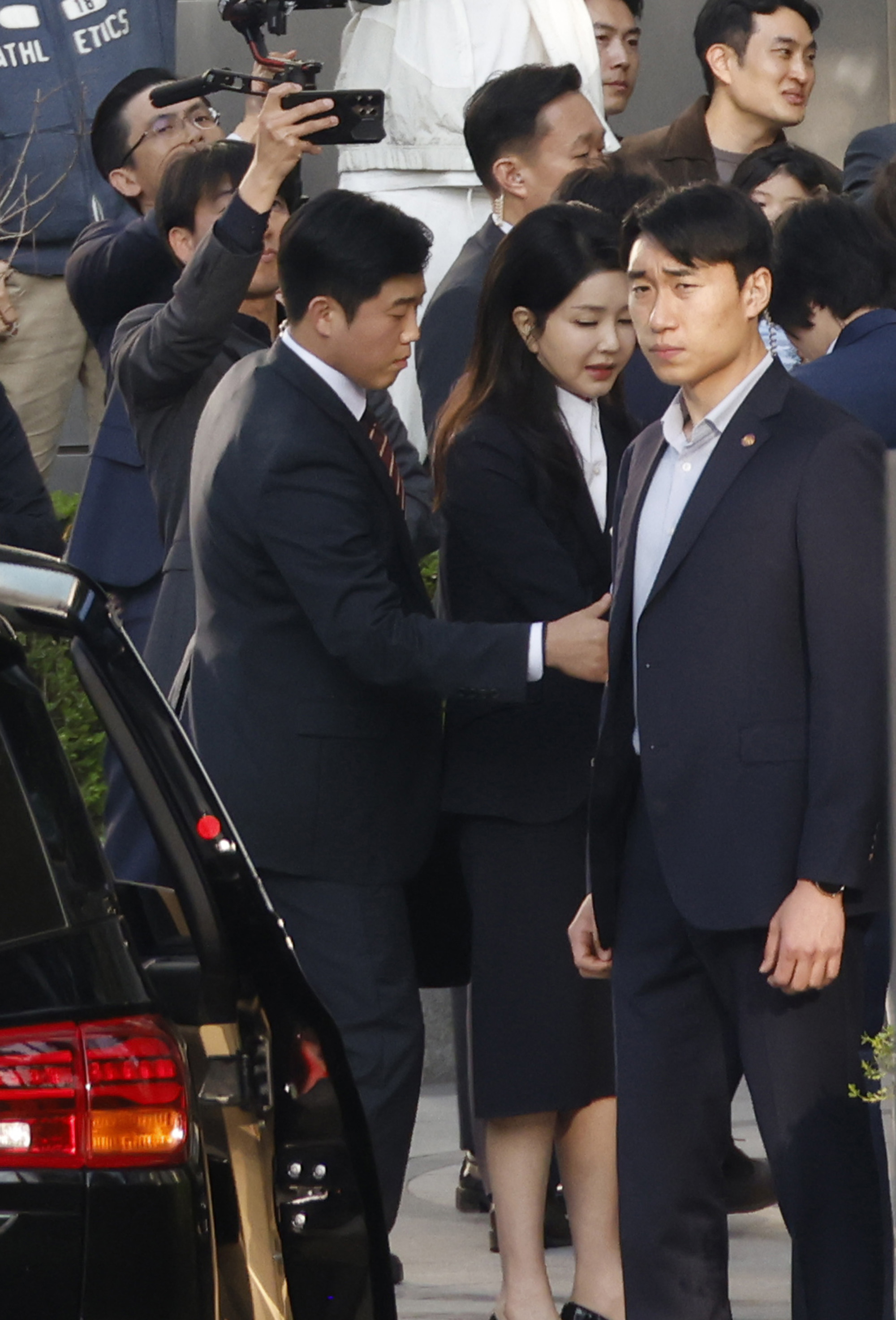 윤석열 탄핵 퇴거 아크로비스타