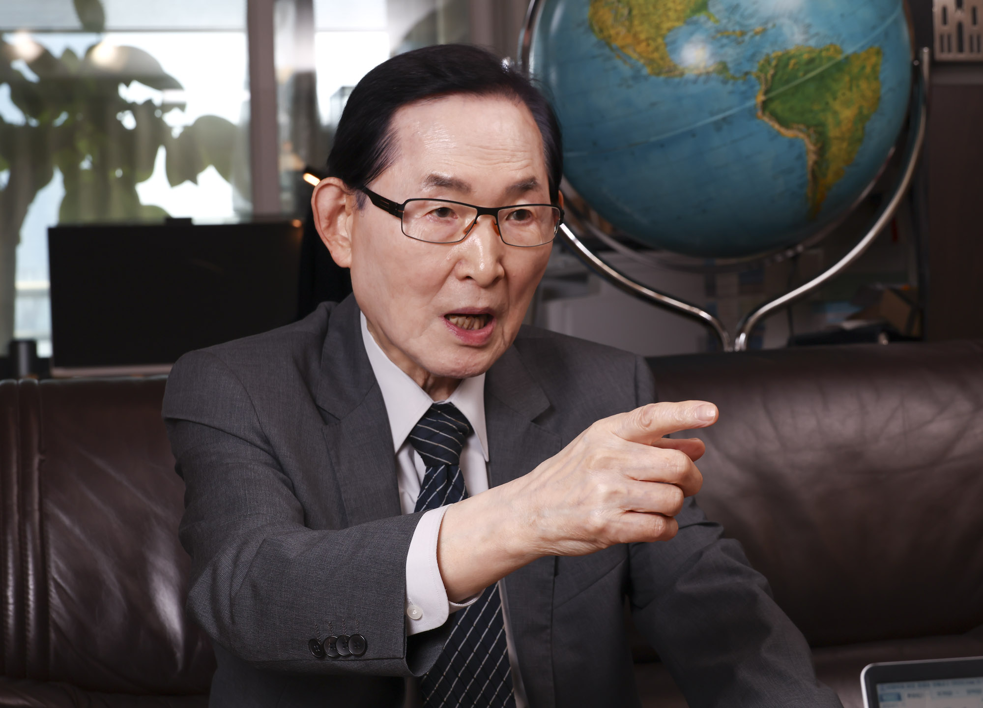 허영교수;허영경희대교수;허영법학전문대;허영법학학자;허영법;허영석좌교수