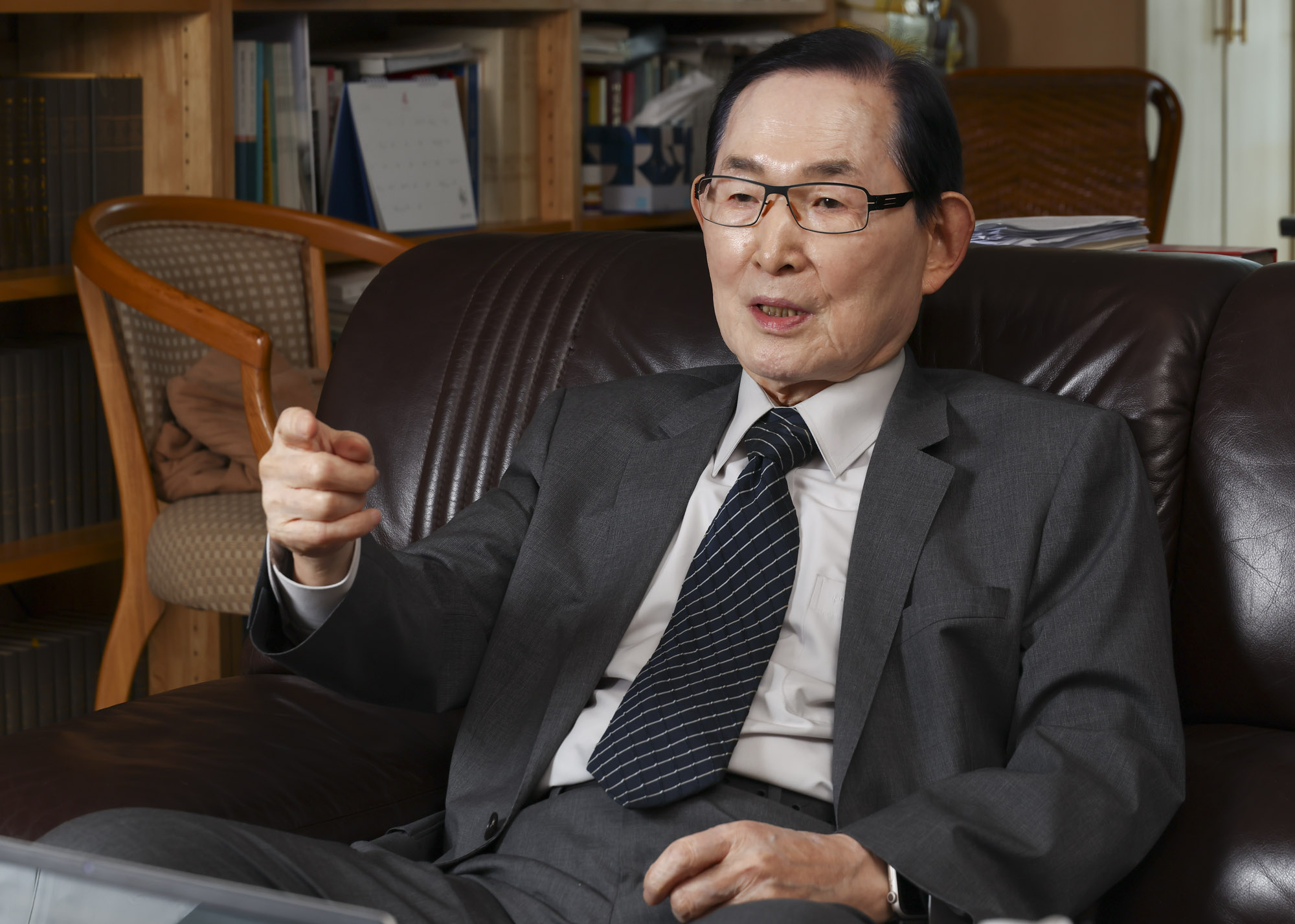 허영교수;허영경희대교수;허영법학전문대;허영법학학자;허영법;허영석좌교수