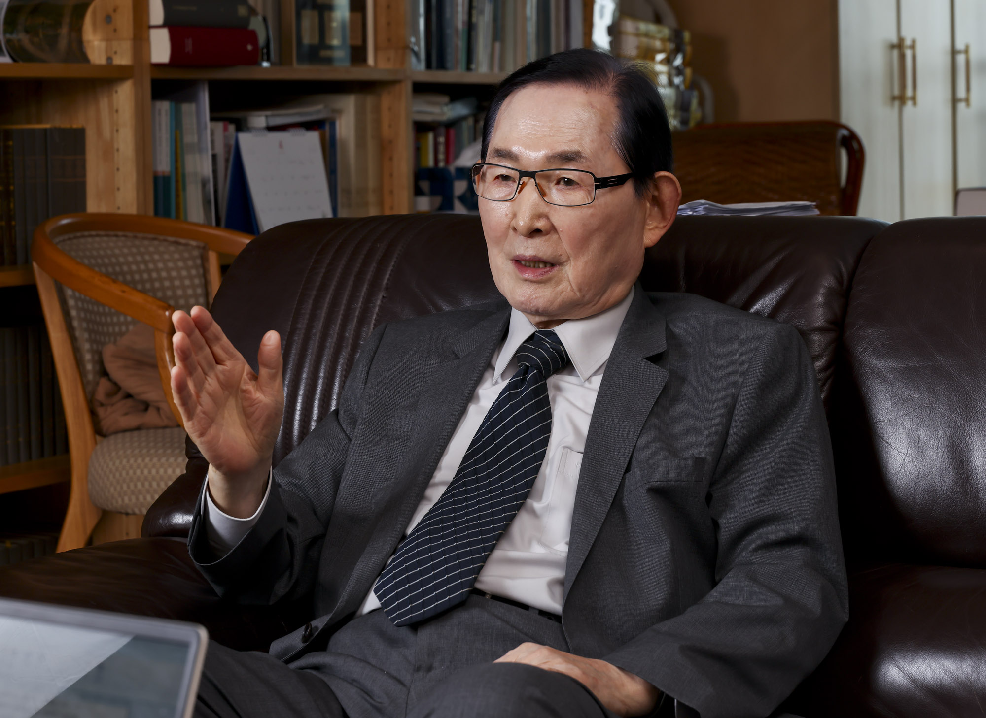 허영교수;허영경희대교수;허영법학전문대;허영법학학자;허영법;허영석좌교수